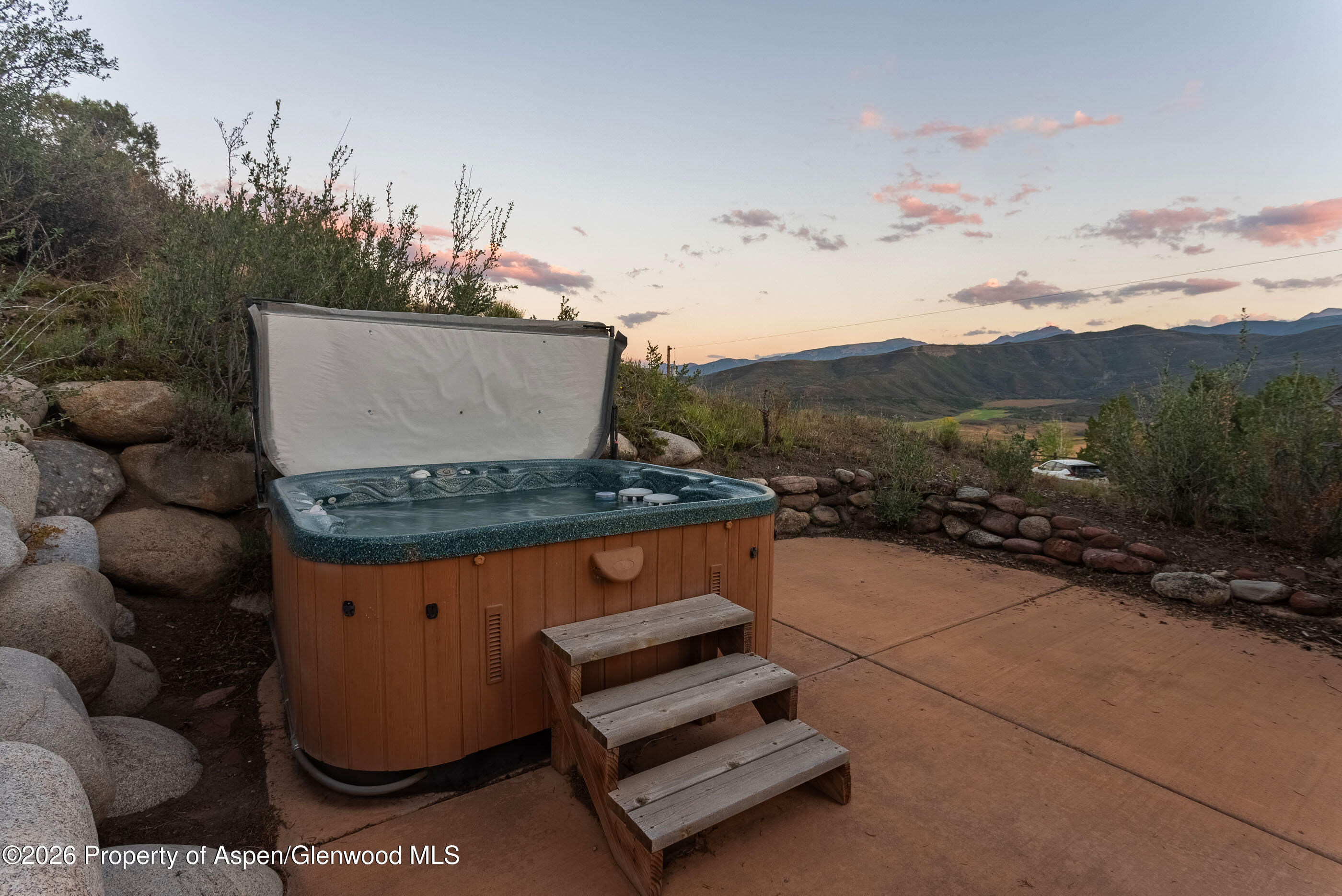 1608 Gateway Road Property Photo 22