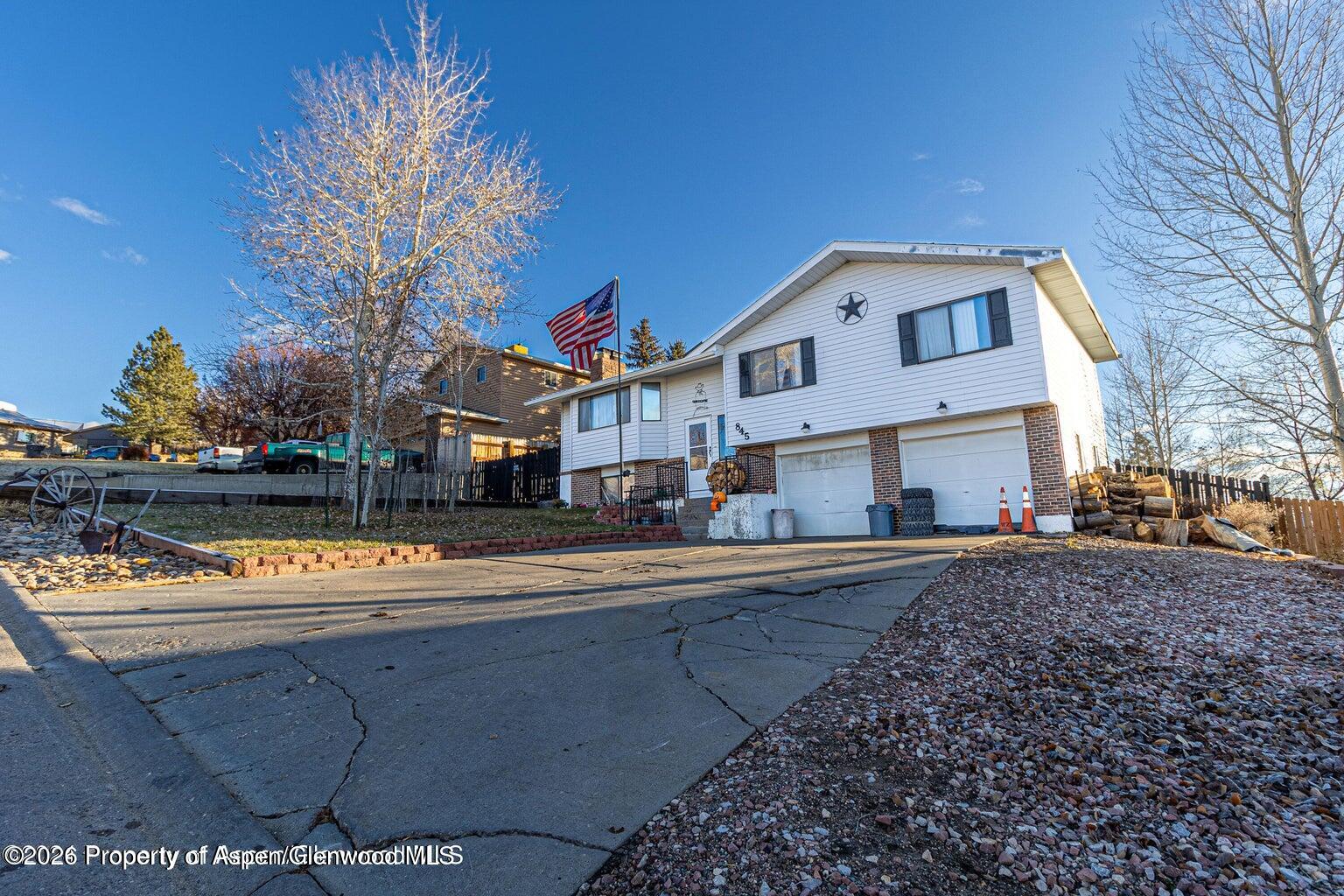 845 Bridger Circle Property Photo 1