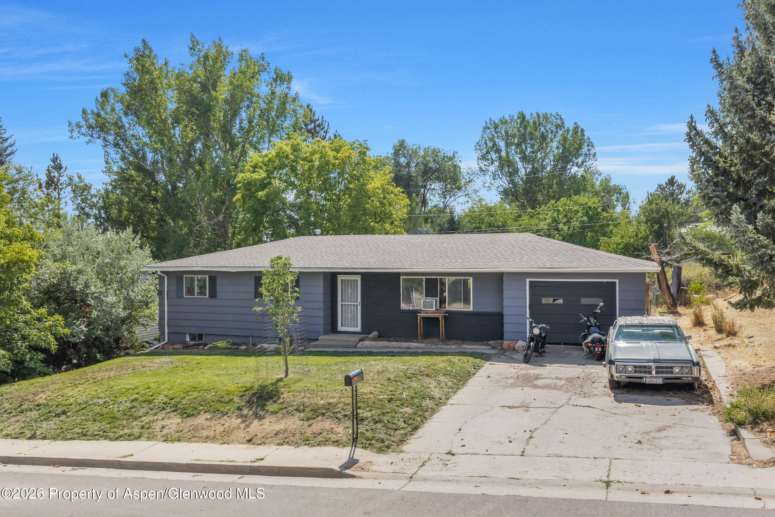 884 Stout Street Property Photo 1