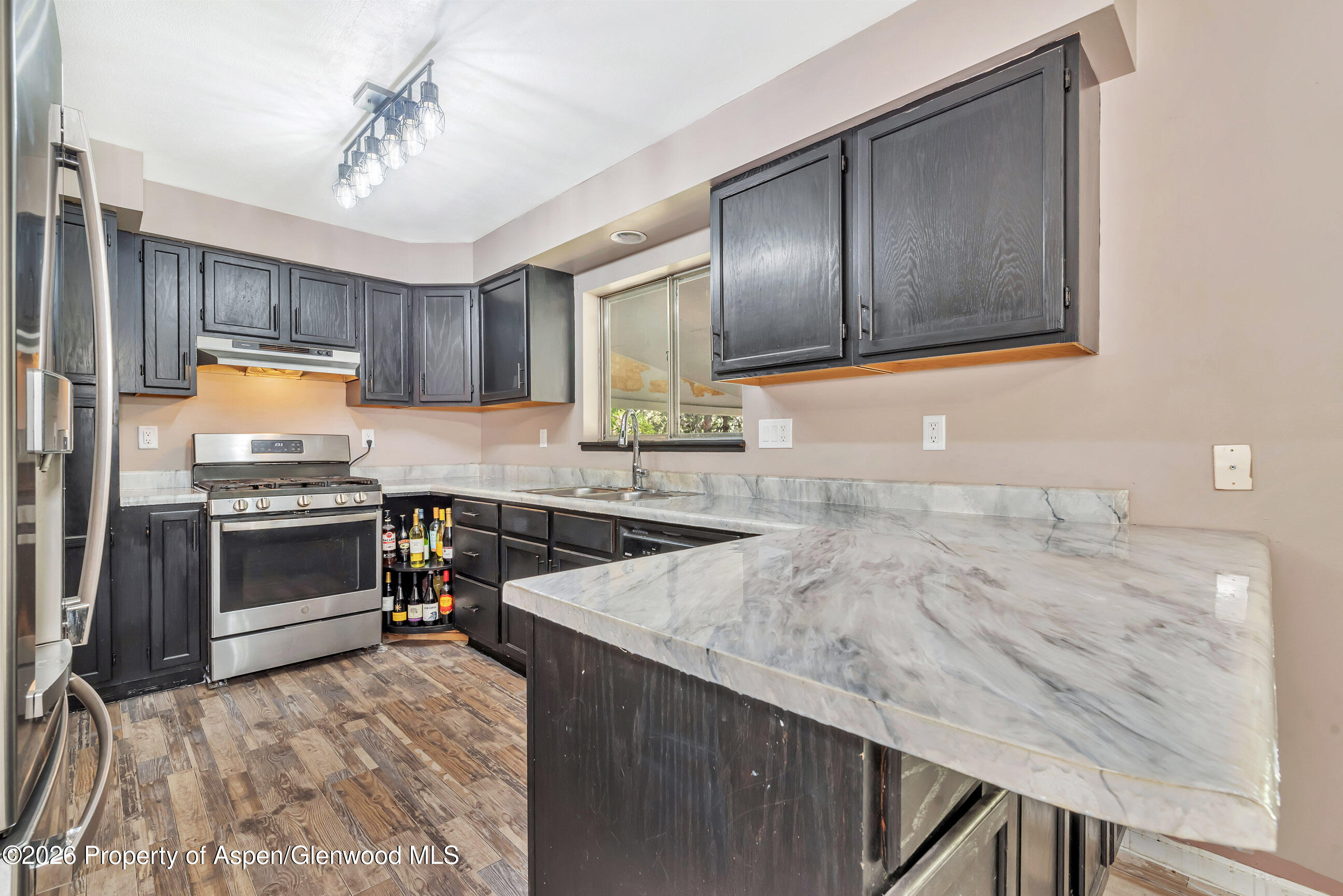 884 Stout Street Property Photo 6