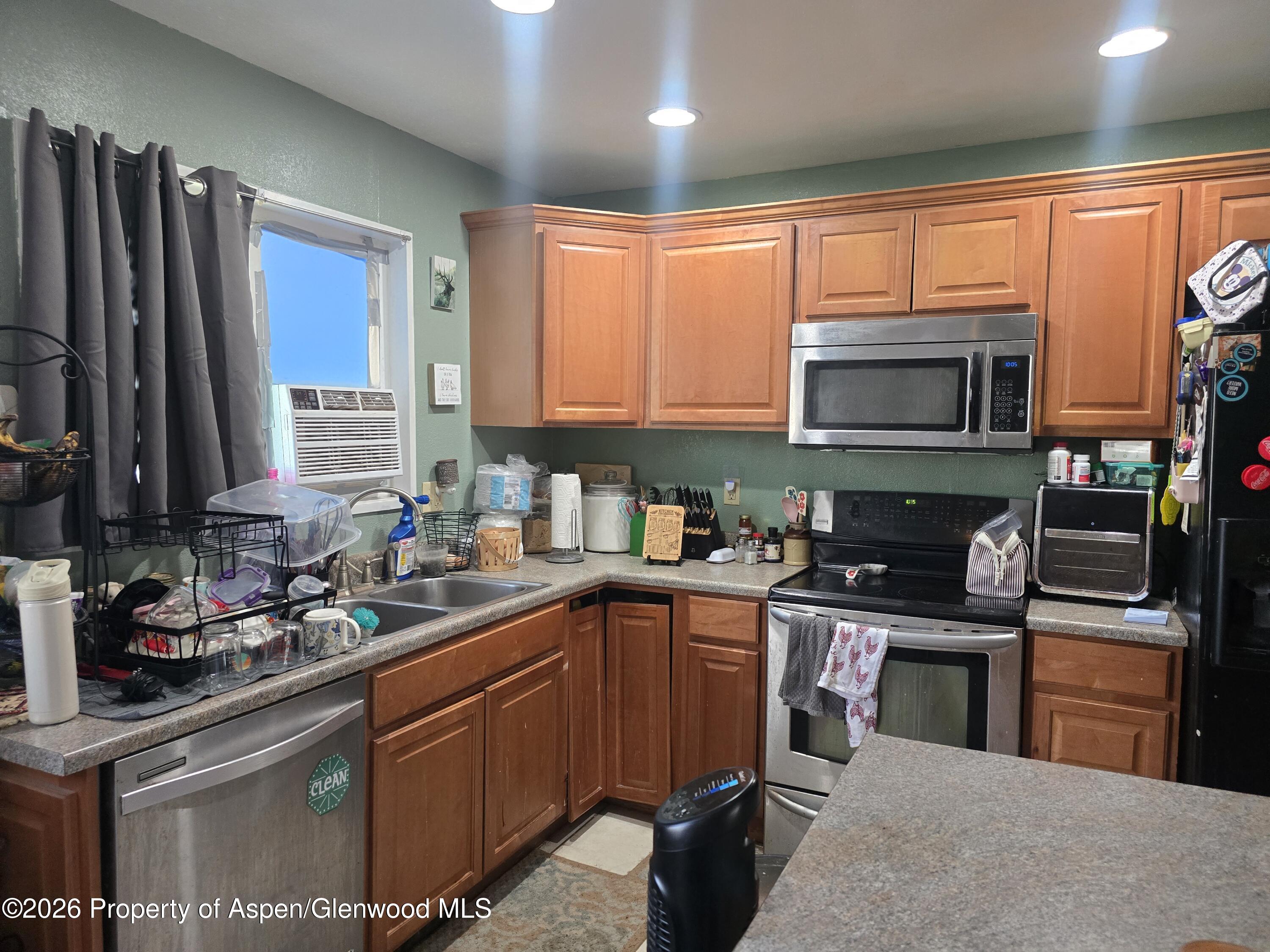 333 E 7th Street Property Photo 8