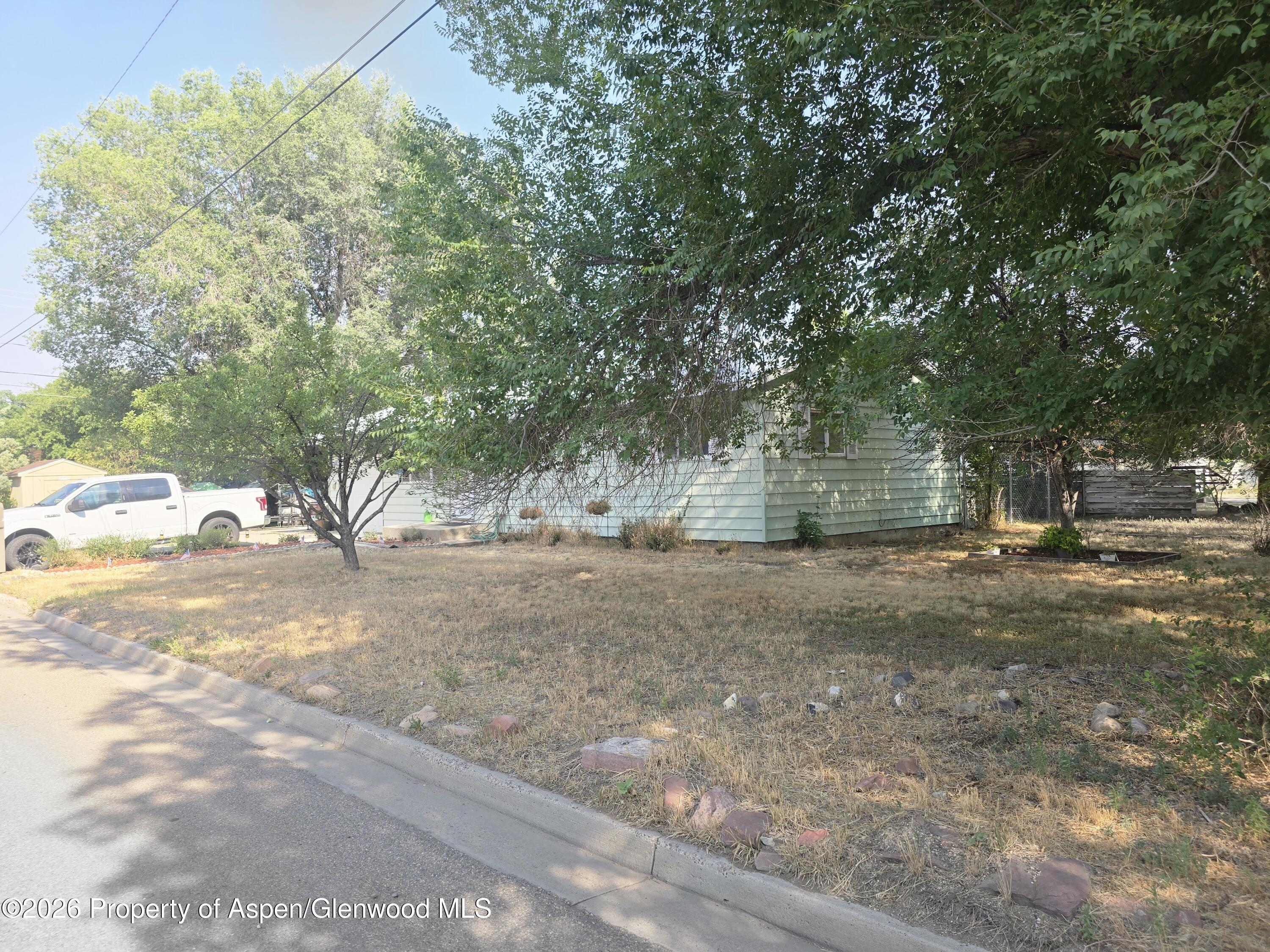 333 E 7th Street Property Photo 24