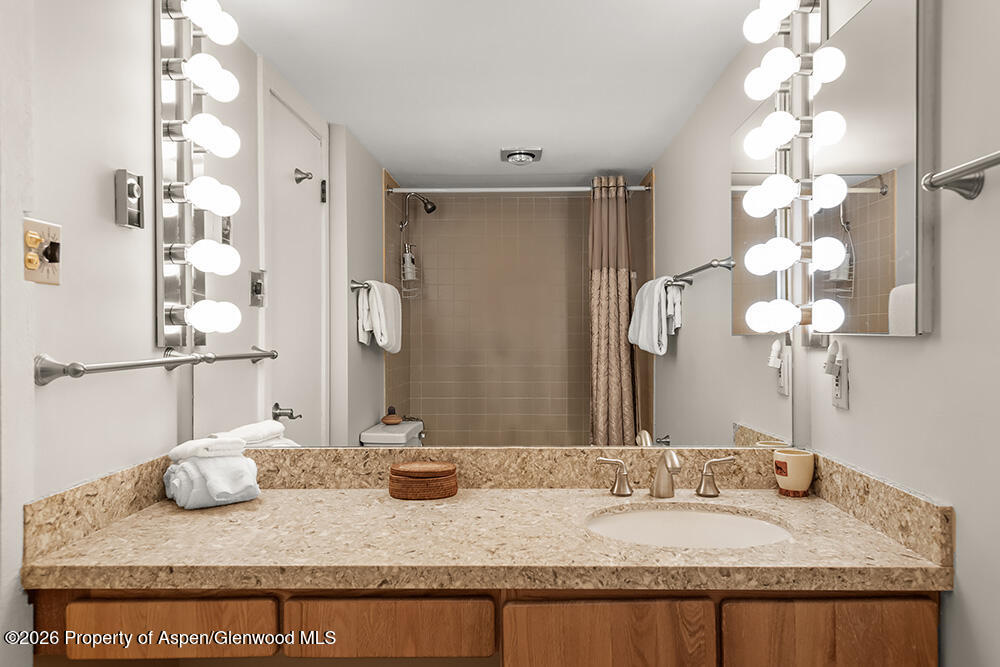 855 Carriage Way Summit 201 Property Photo 7