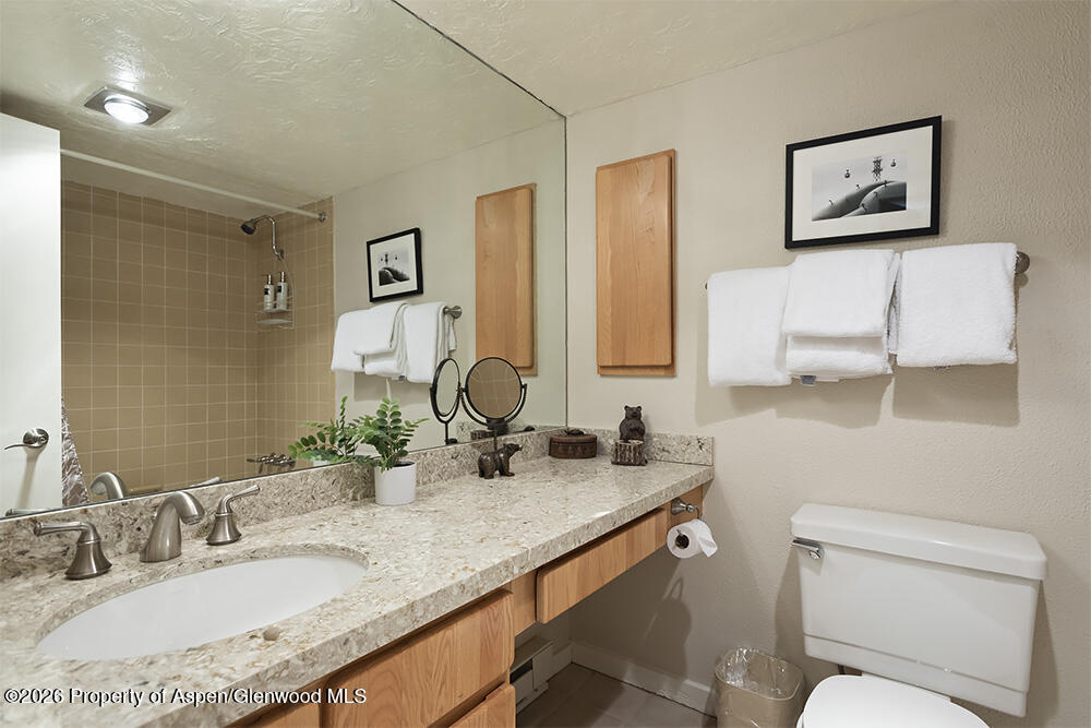855 Carriage Way Summit 201 Property Photo 11