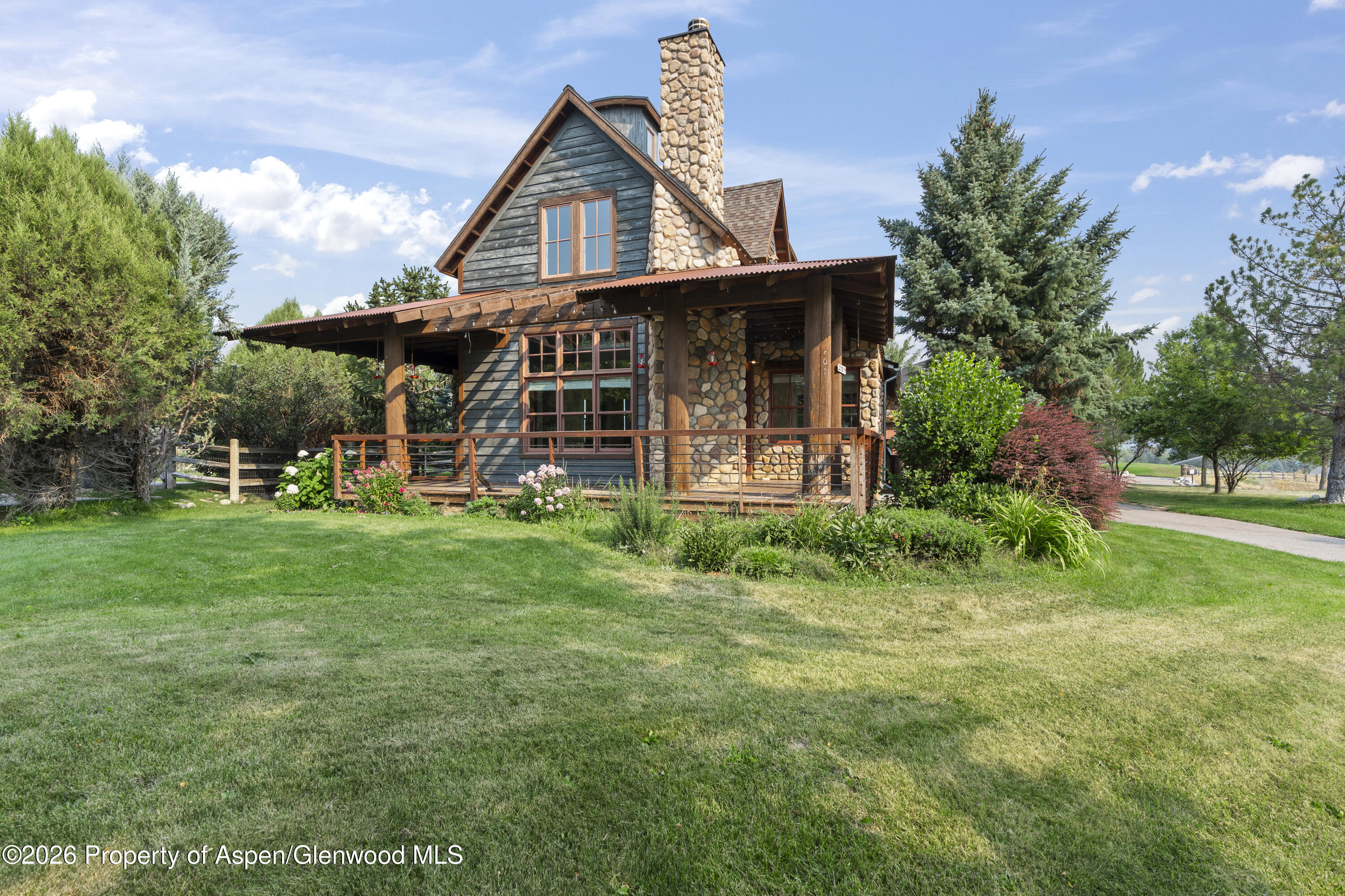 201 Crystal Canyon Drive Property Photo 1