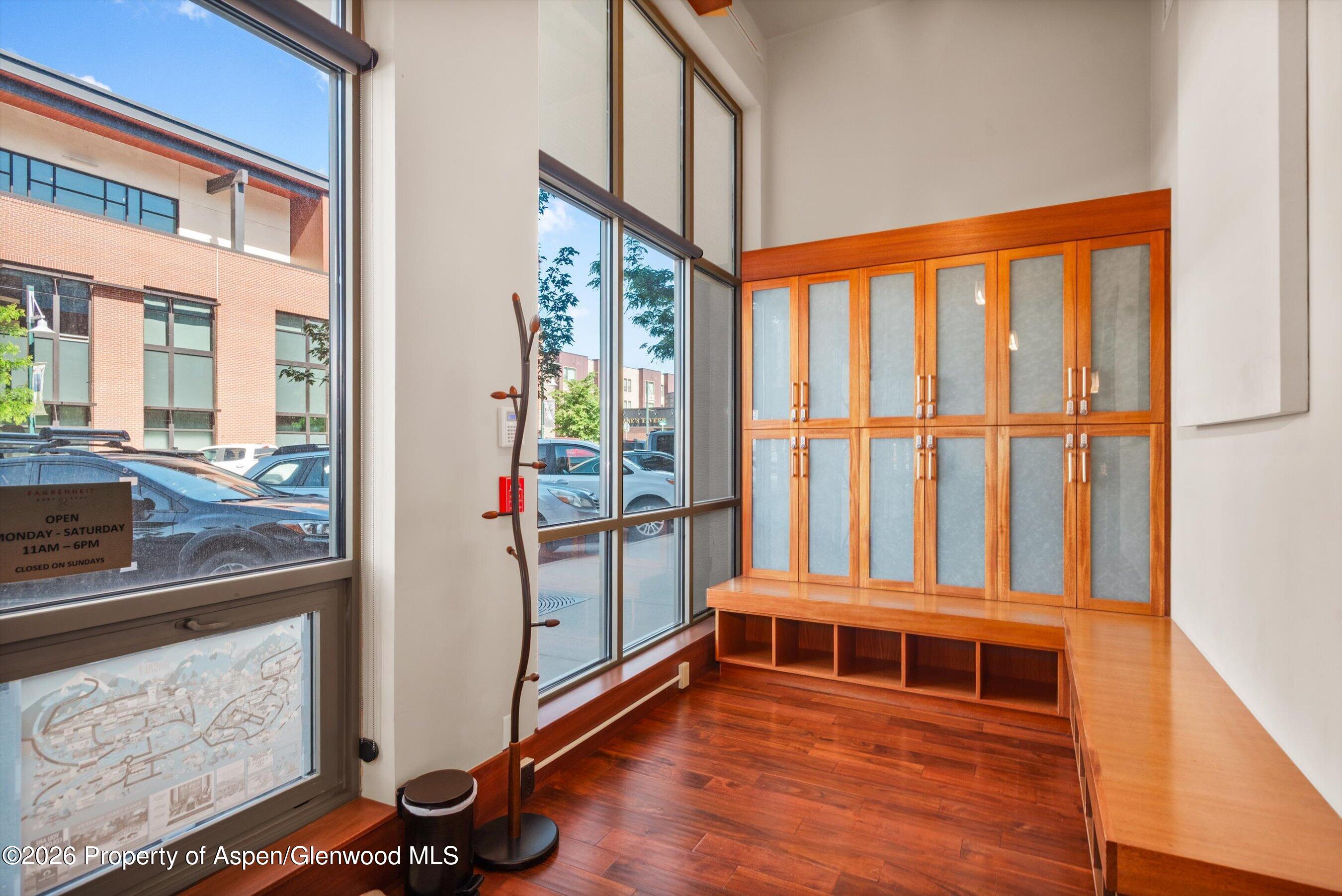 241 Robinson Street Property Photo 10