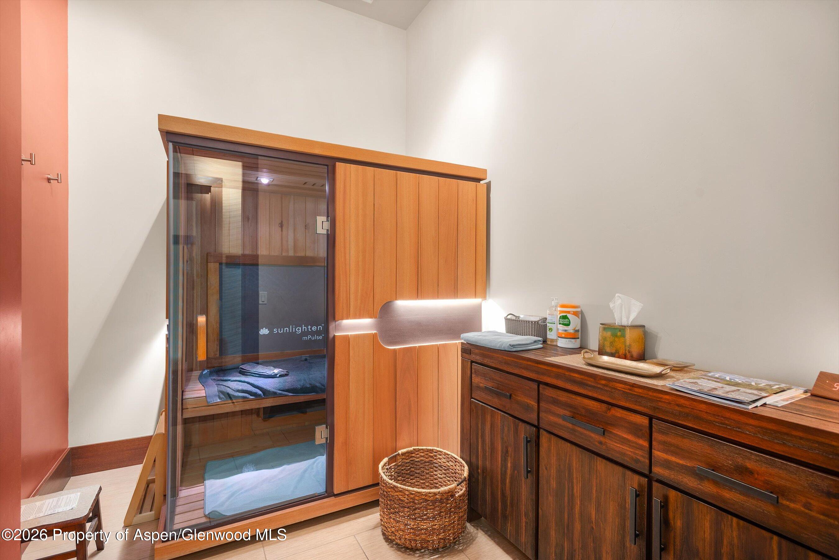 241 Robinson Street Property Photo 14