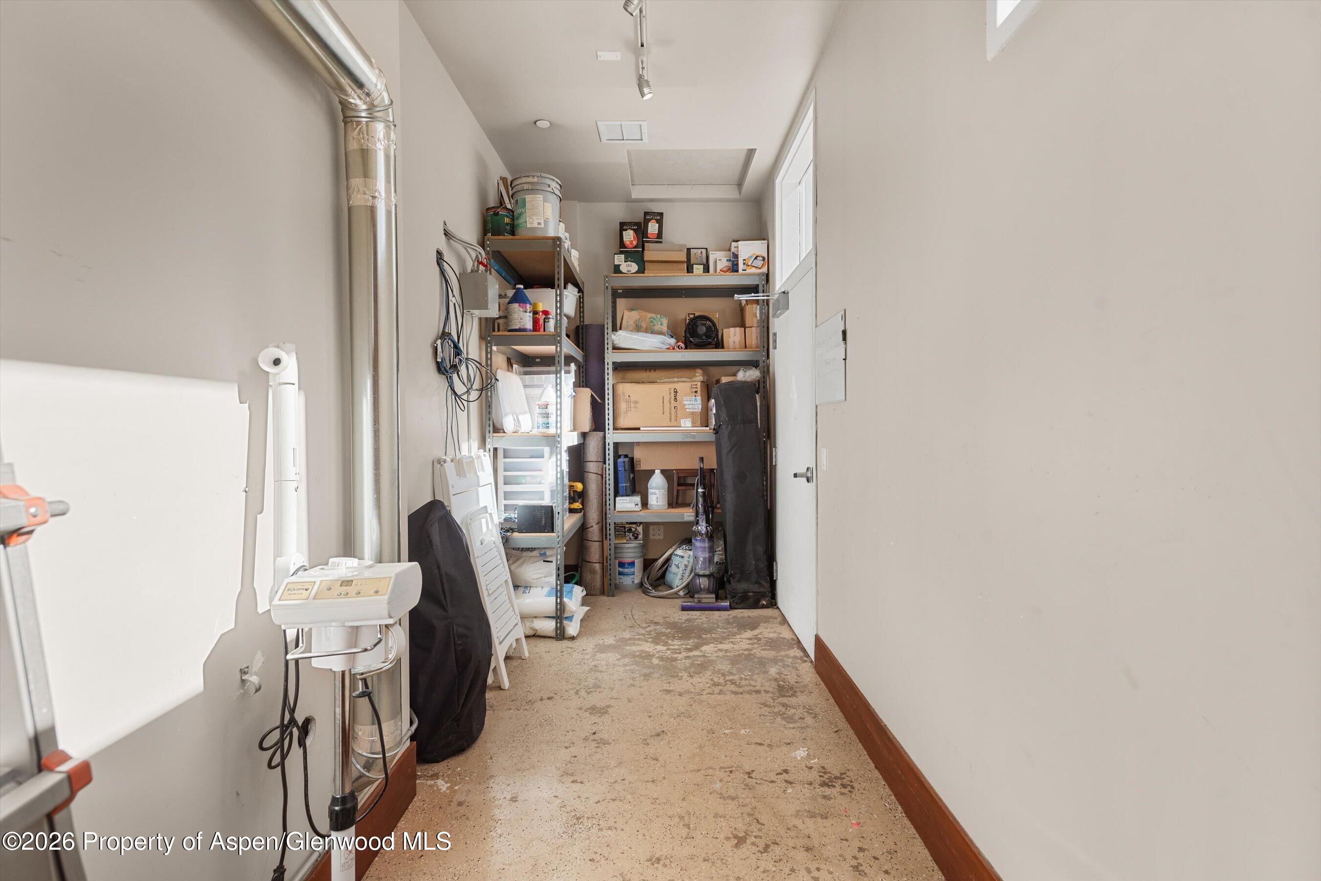 241 Robinson Street Property Photo 25