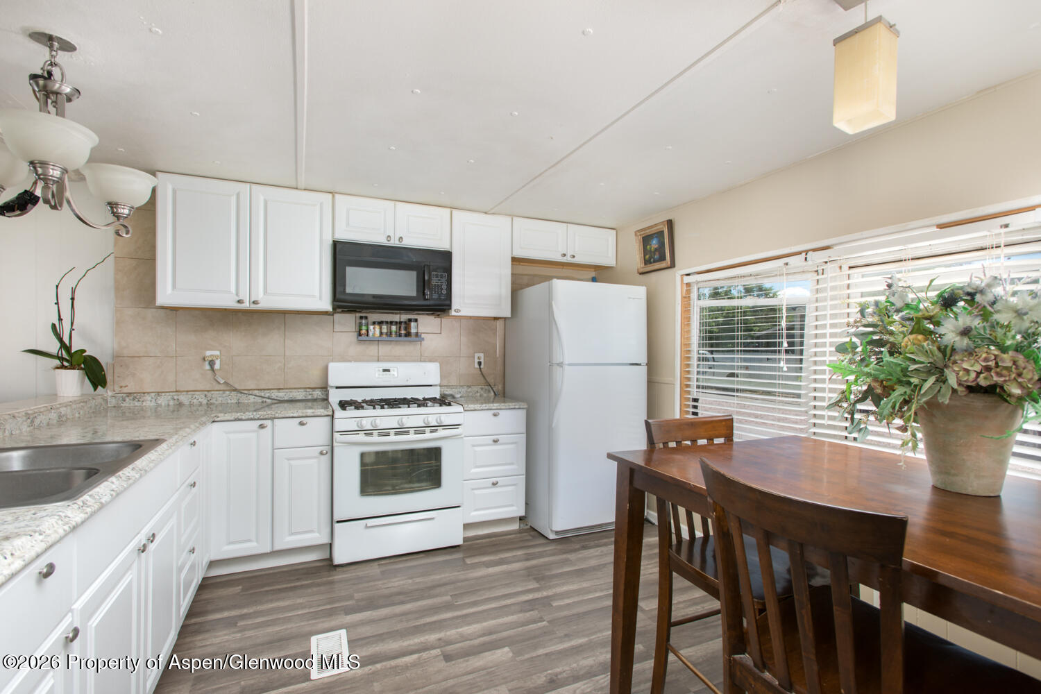 1900 Willits Lane 30 Property Photo 7