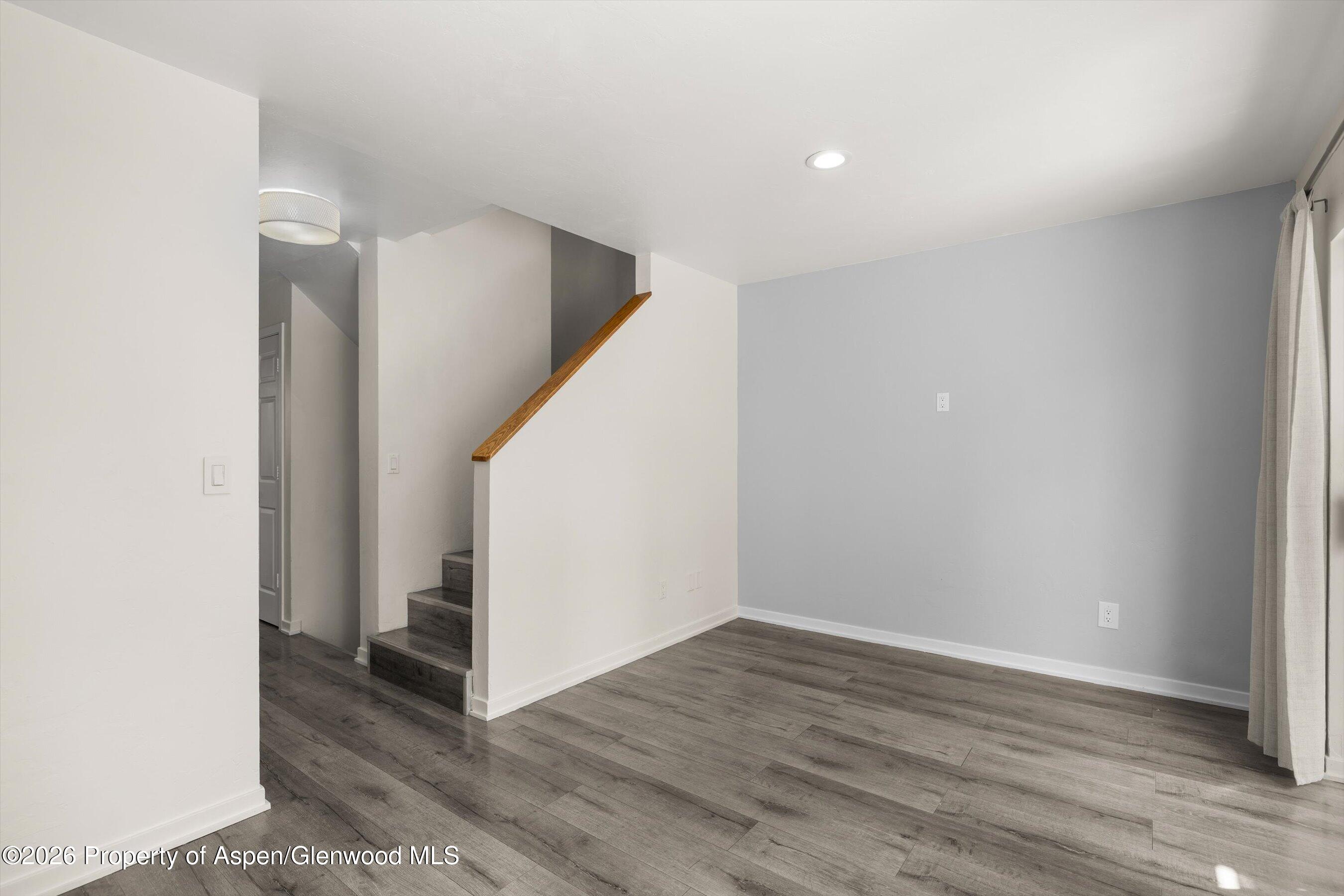 372 S 8th Street Property Photo 6