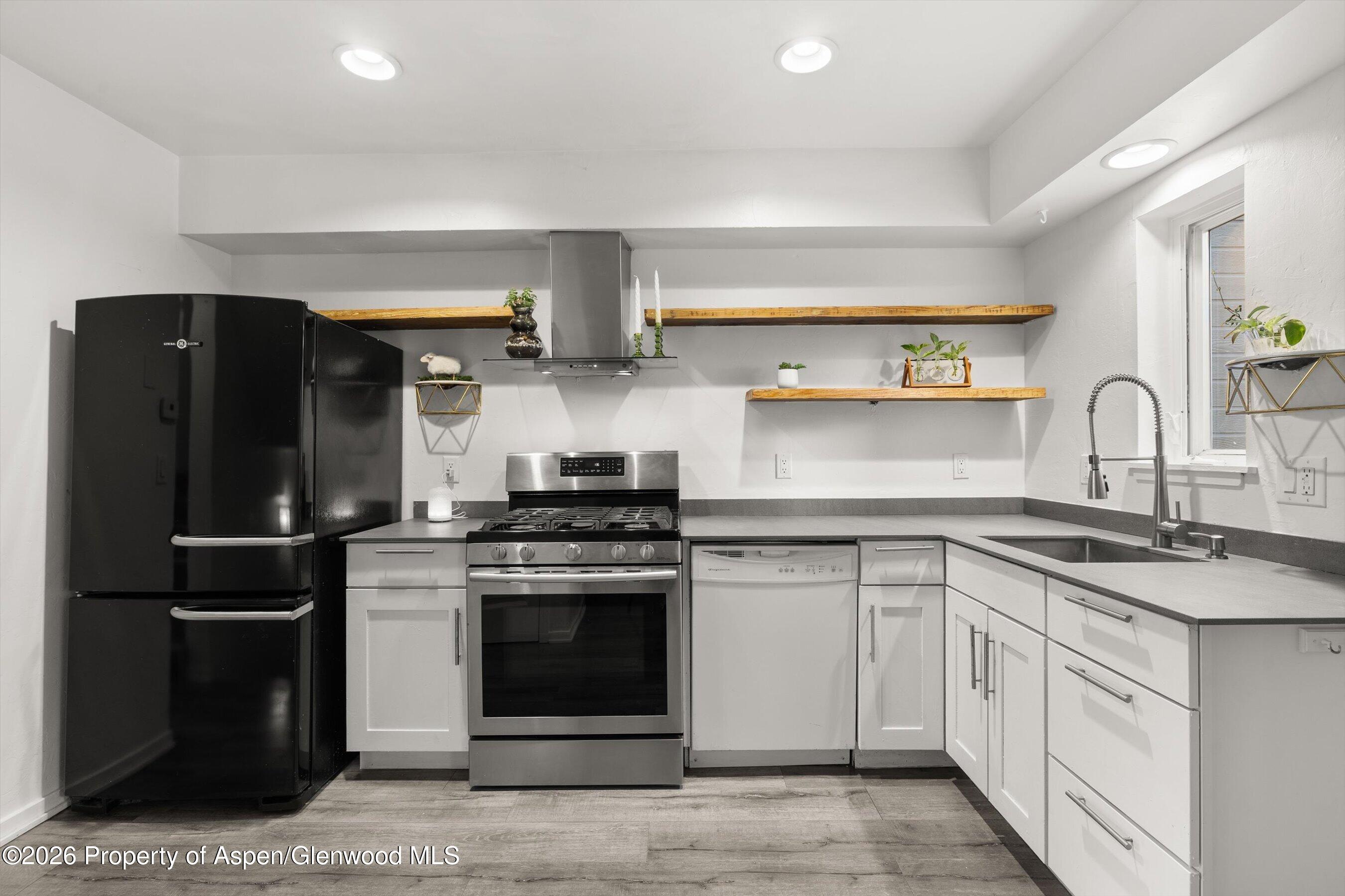 372 S 8th Street Property Photo 7