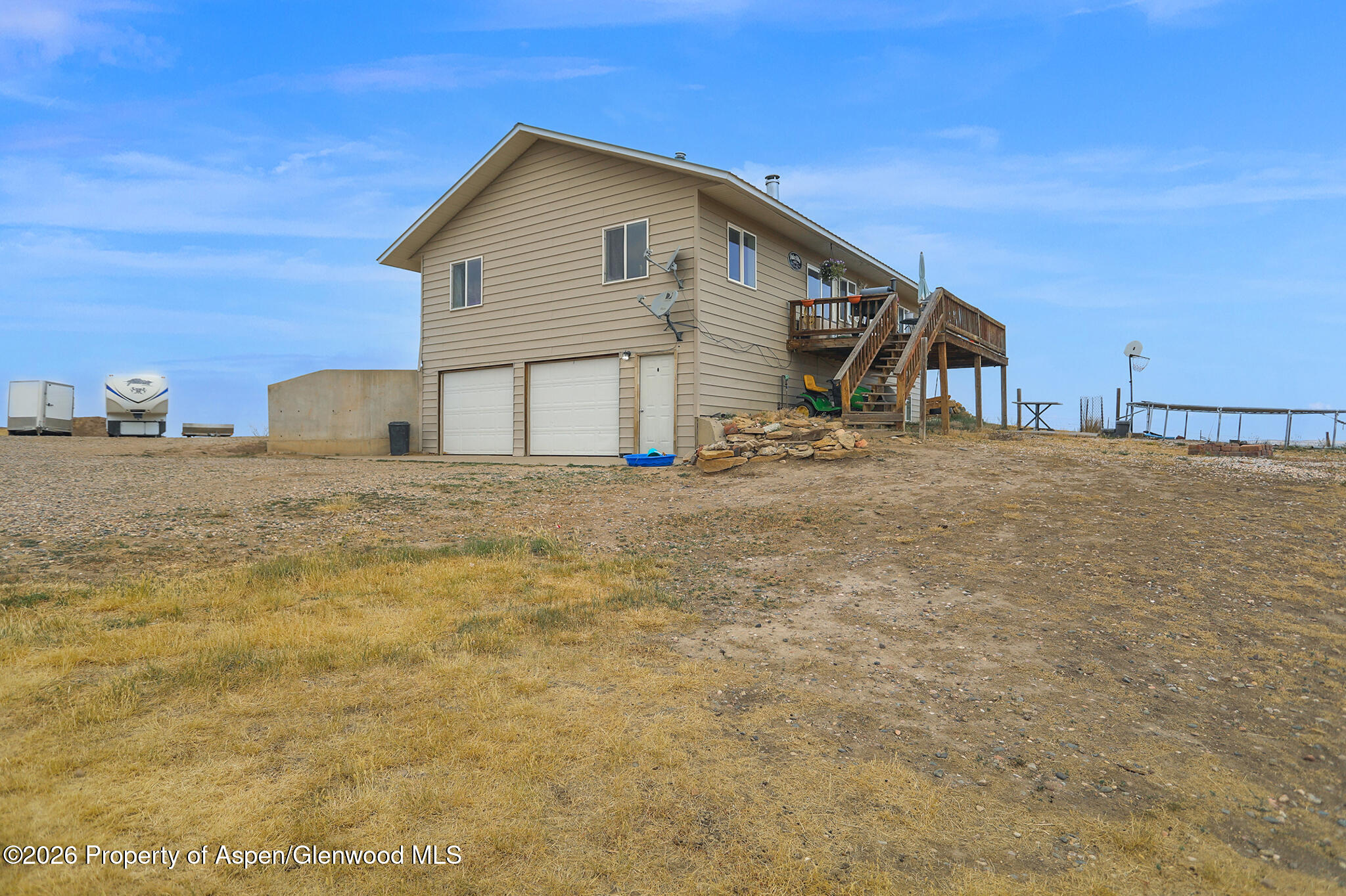 1470 Walter Way Property Photo 3