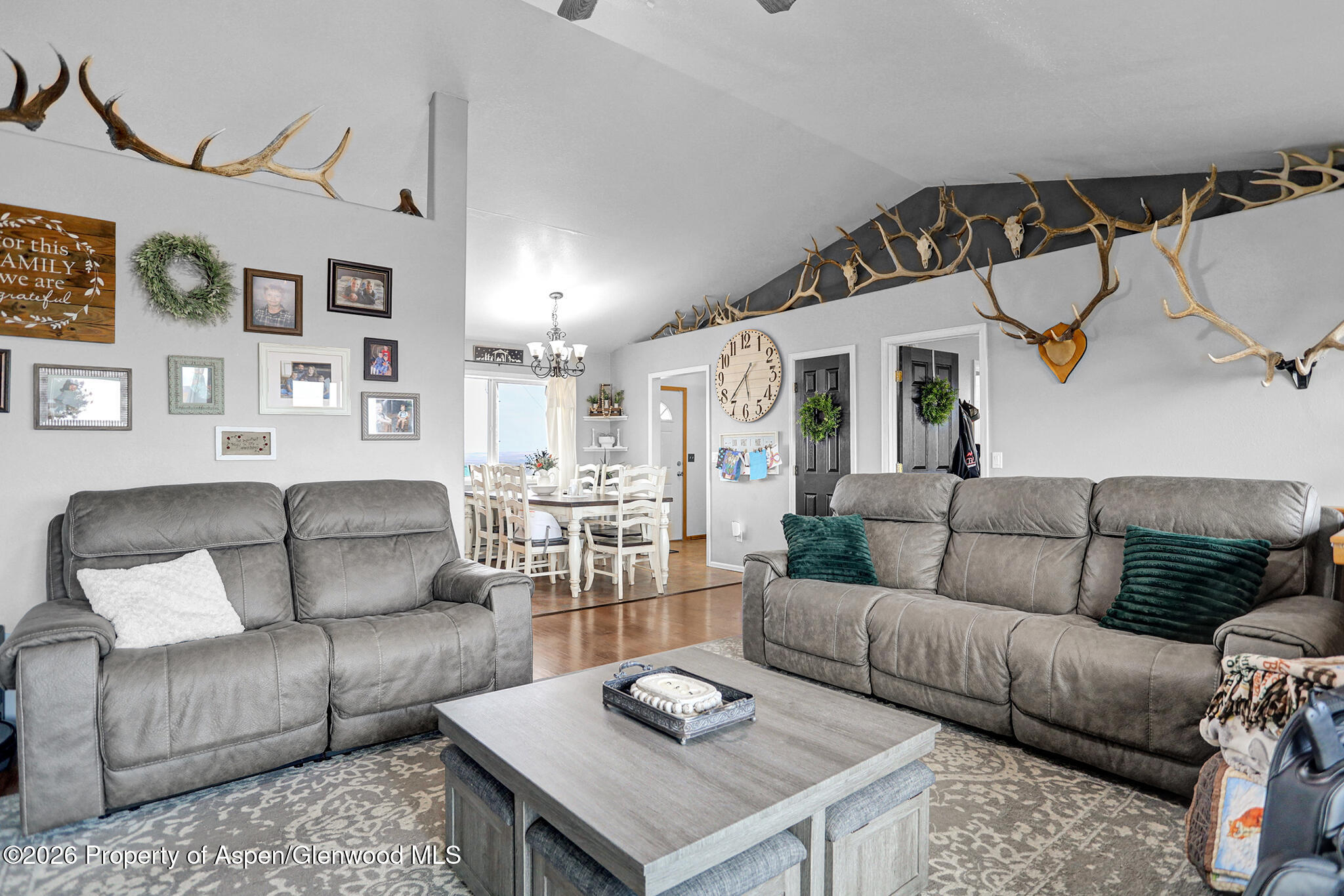 1470 Walter Way Property Photo 5