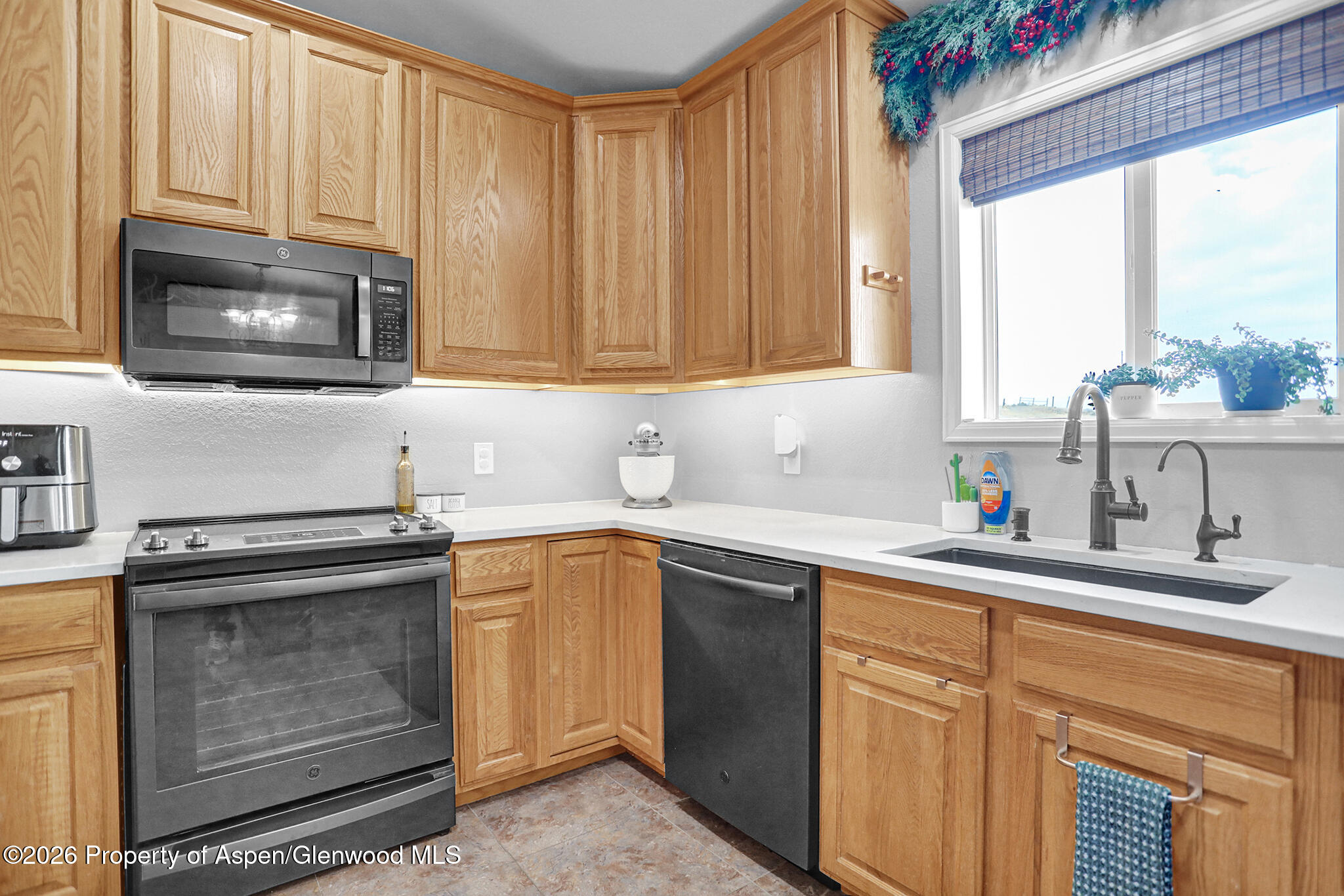1470 Walter Way Property Photo 9