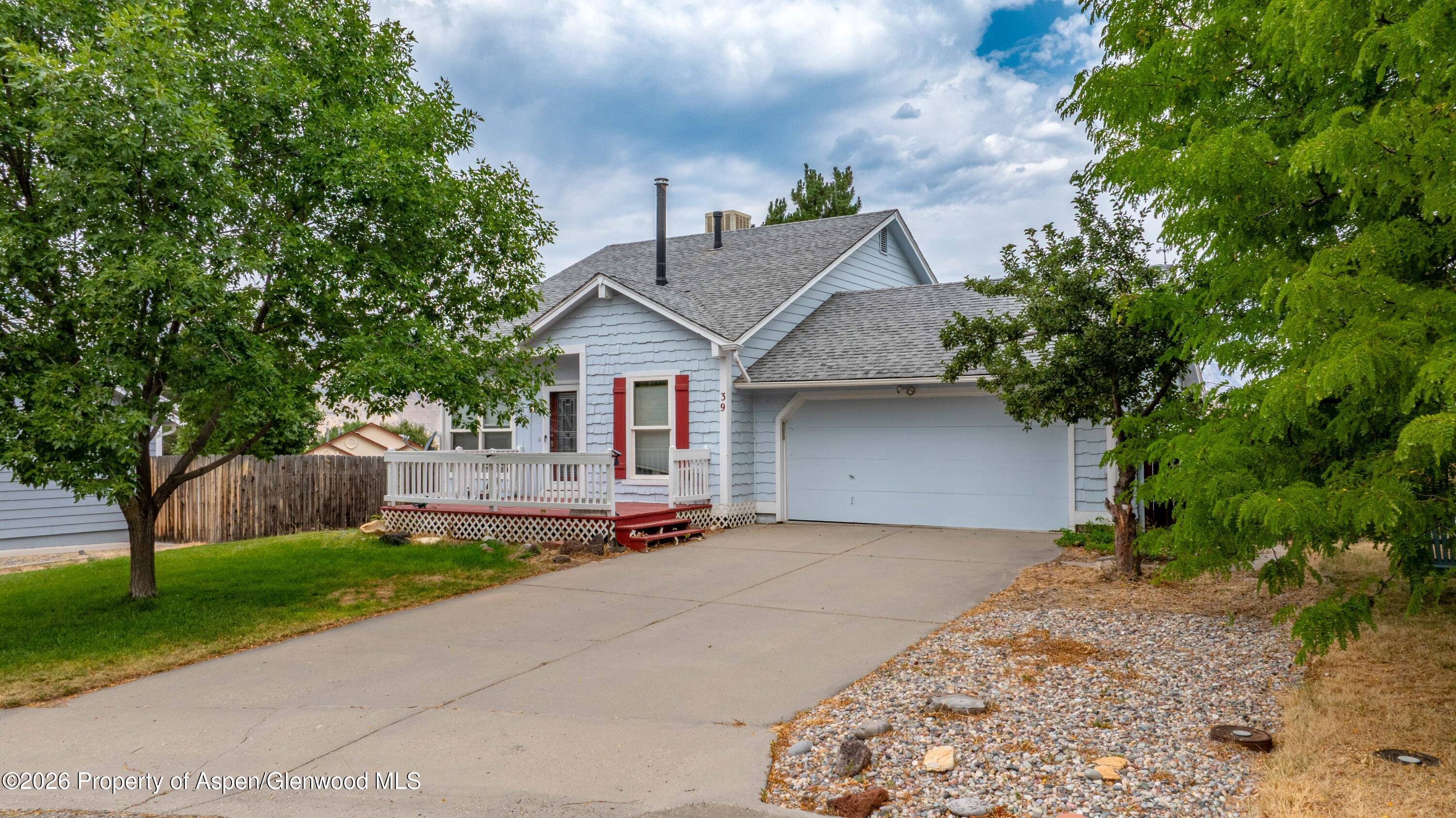 39 Aspen Way Property Photo 4