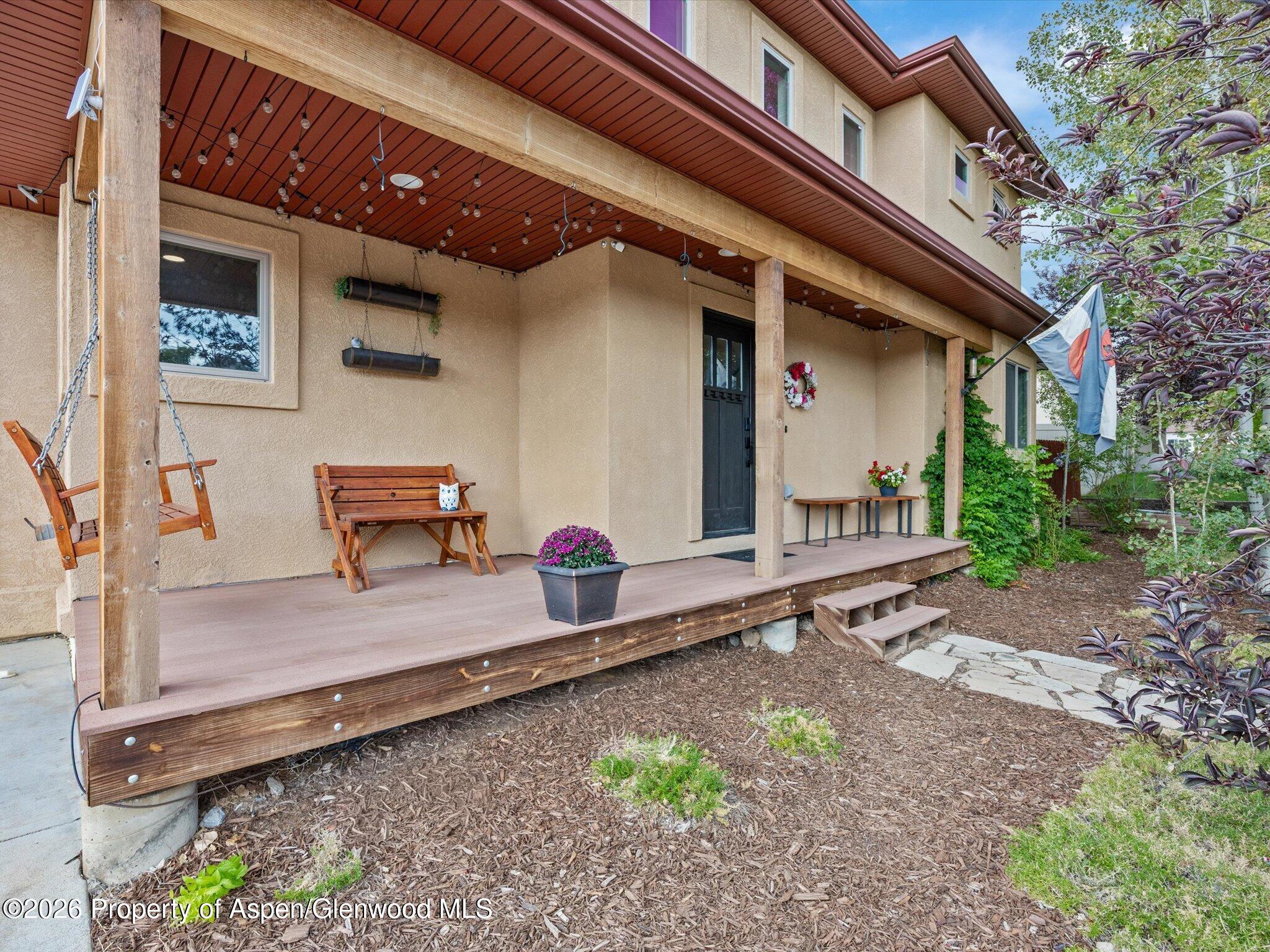 980 E 19th Street Property Photo 3