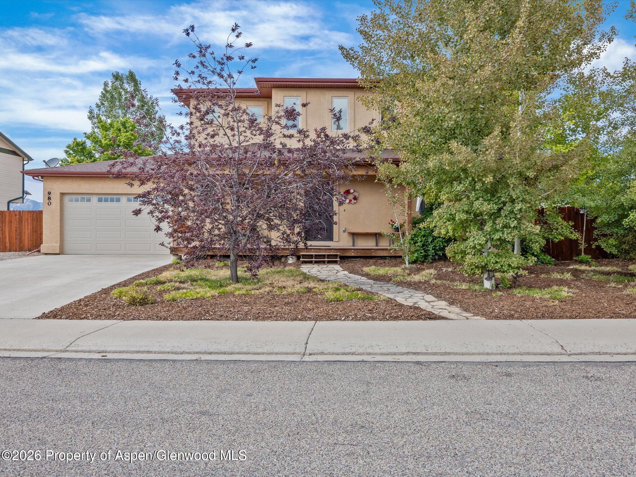 980 E 19th Street Property Photo 4