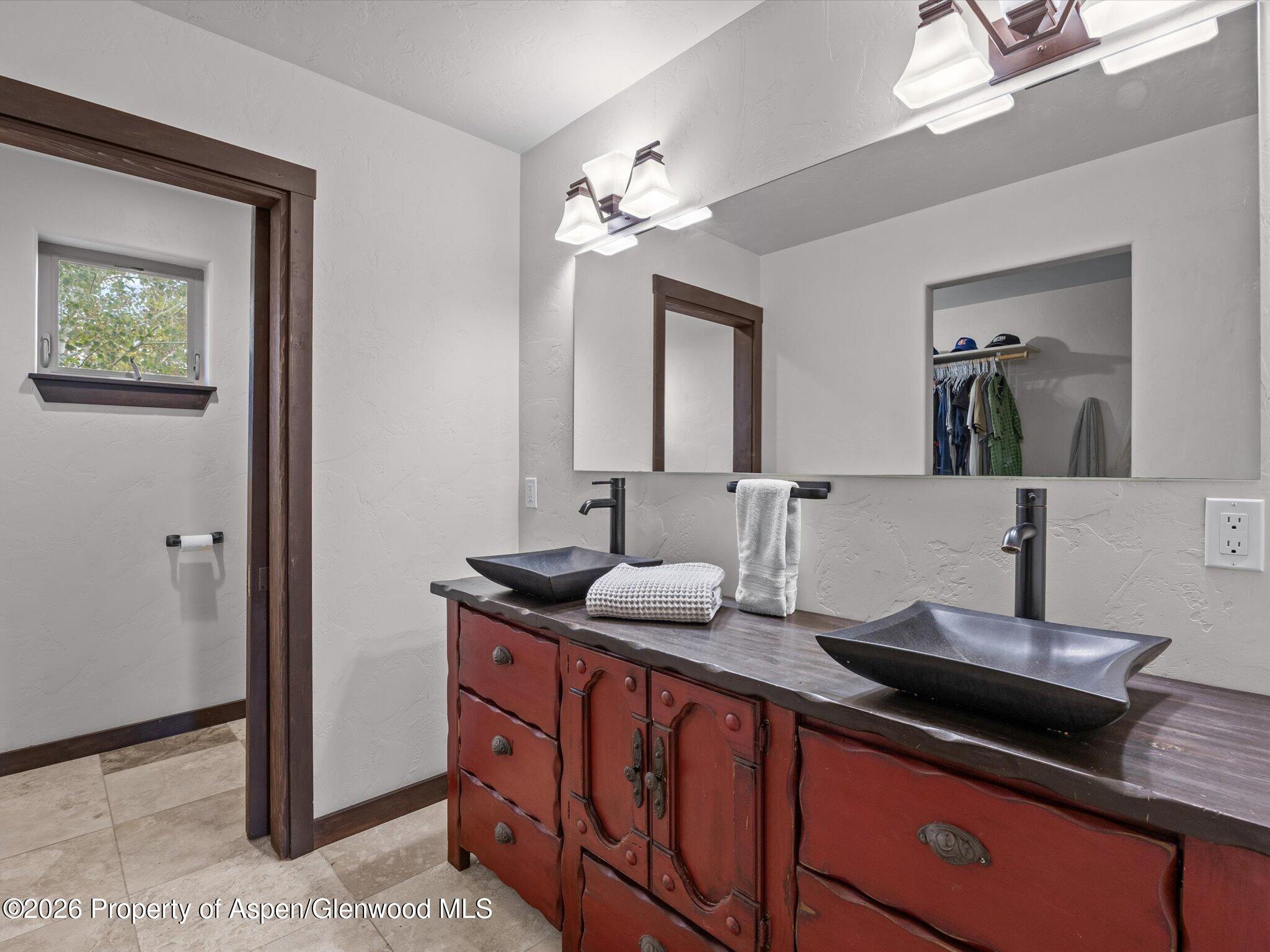 980 E 19th Street Property Photo 17