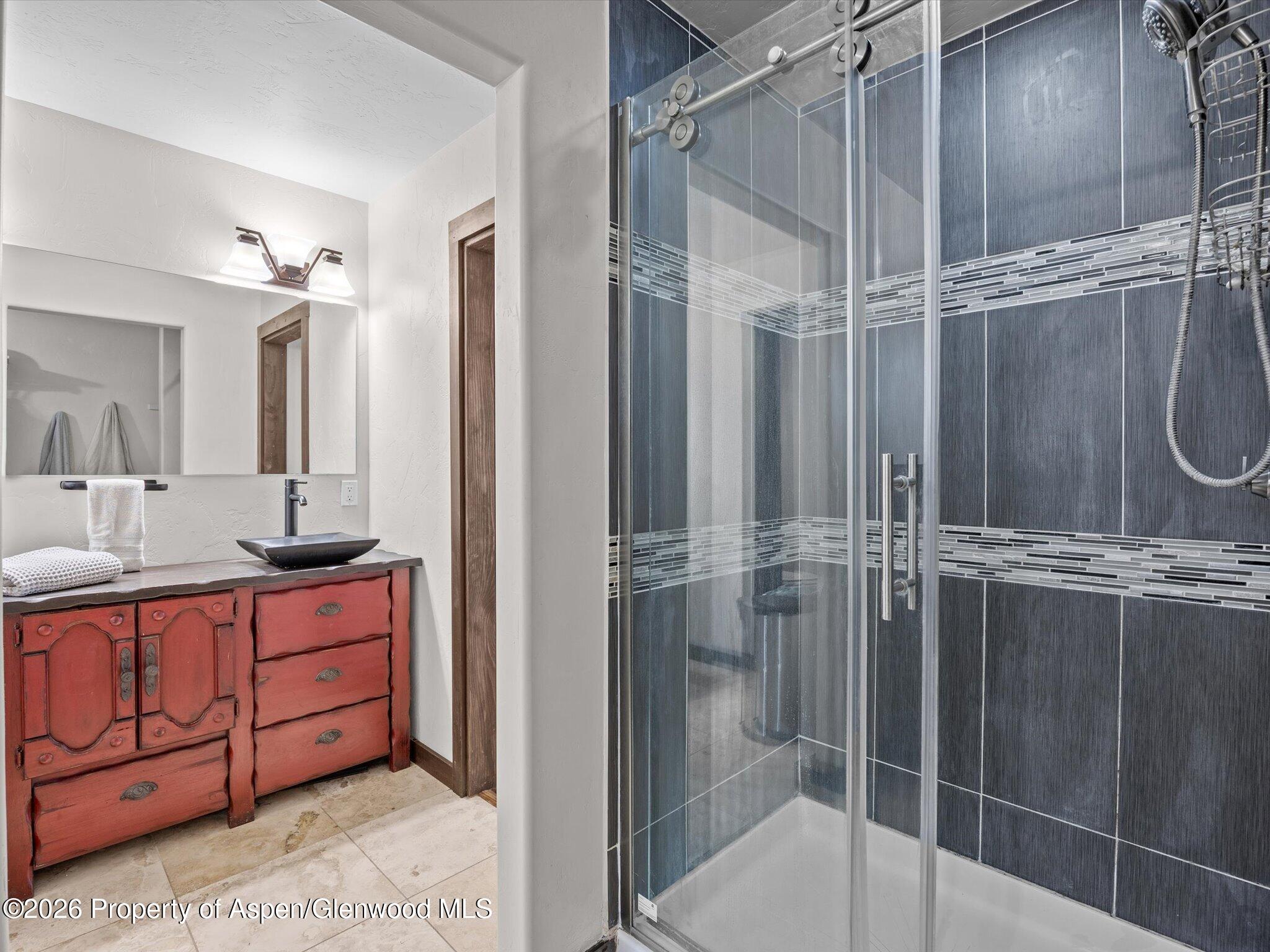 980 E 19th Street Property Photo 18