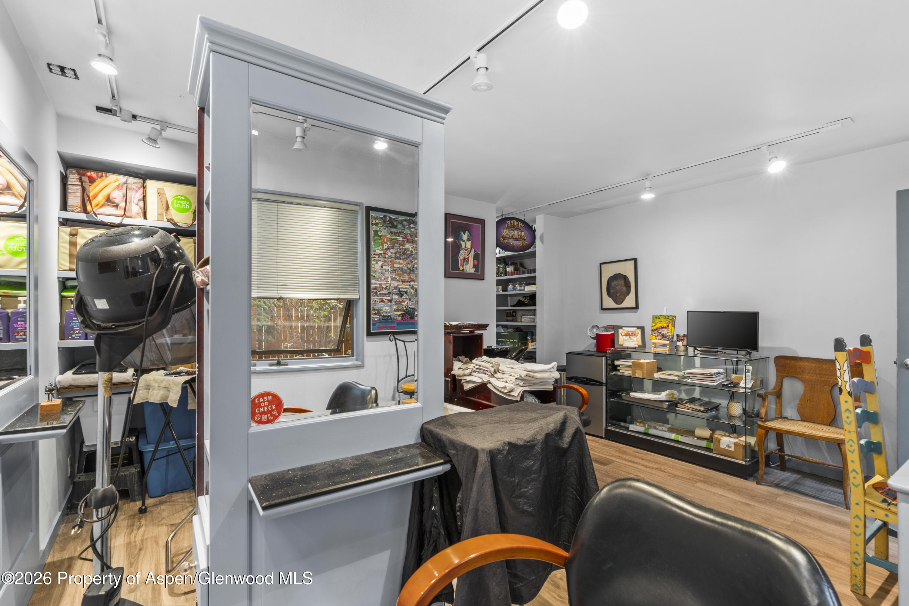 175 Midland Avenue 6 Property Photo 8
