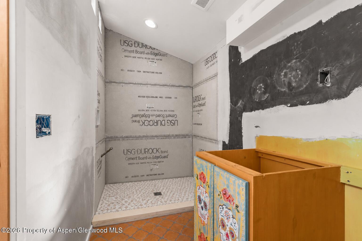 175 Midland Avenue 6 Property Photo 12
