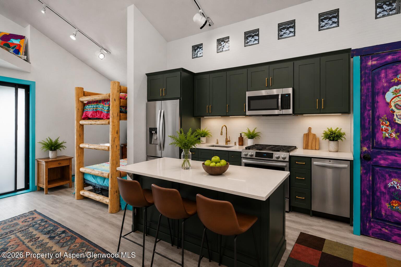 175 Midland Avenue 6 Property Photo 17