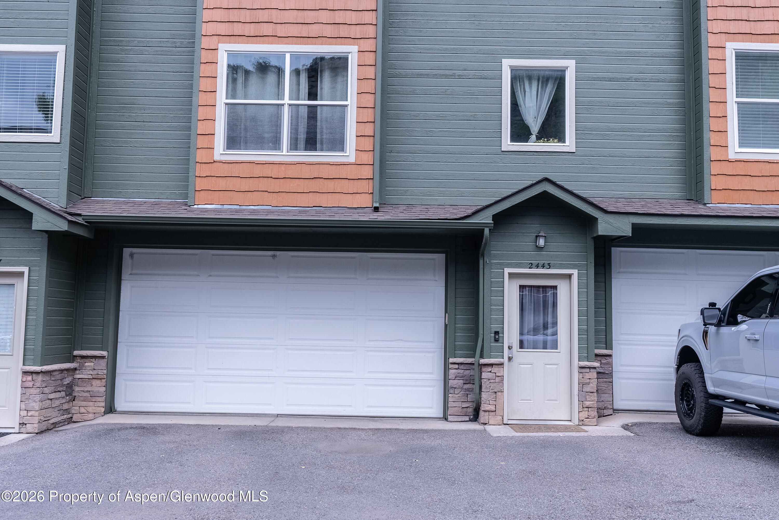 2443 Pine Lane Property Photo 1