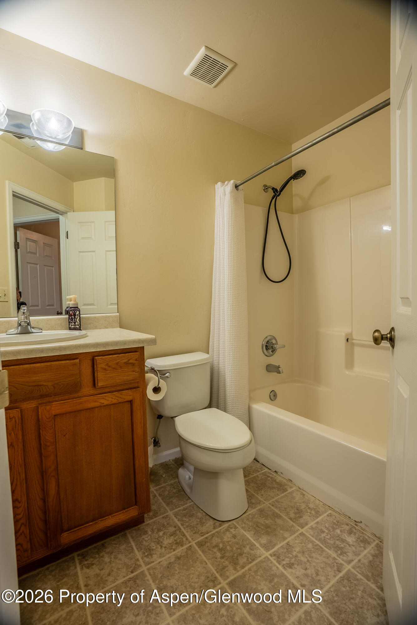 2443 Pine Lane Property Photo 7