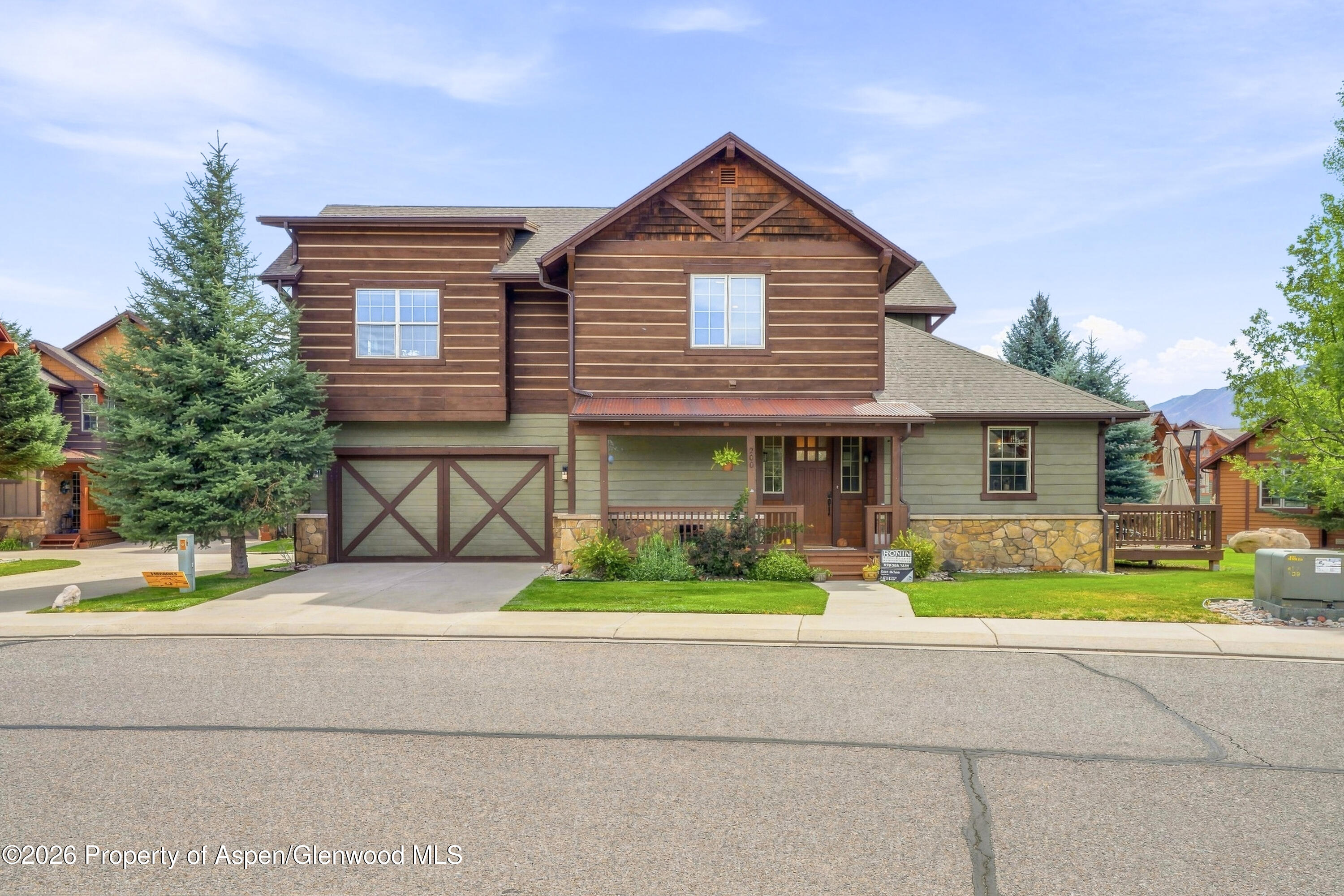 200 Whitehorse Drive Property Photo 1