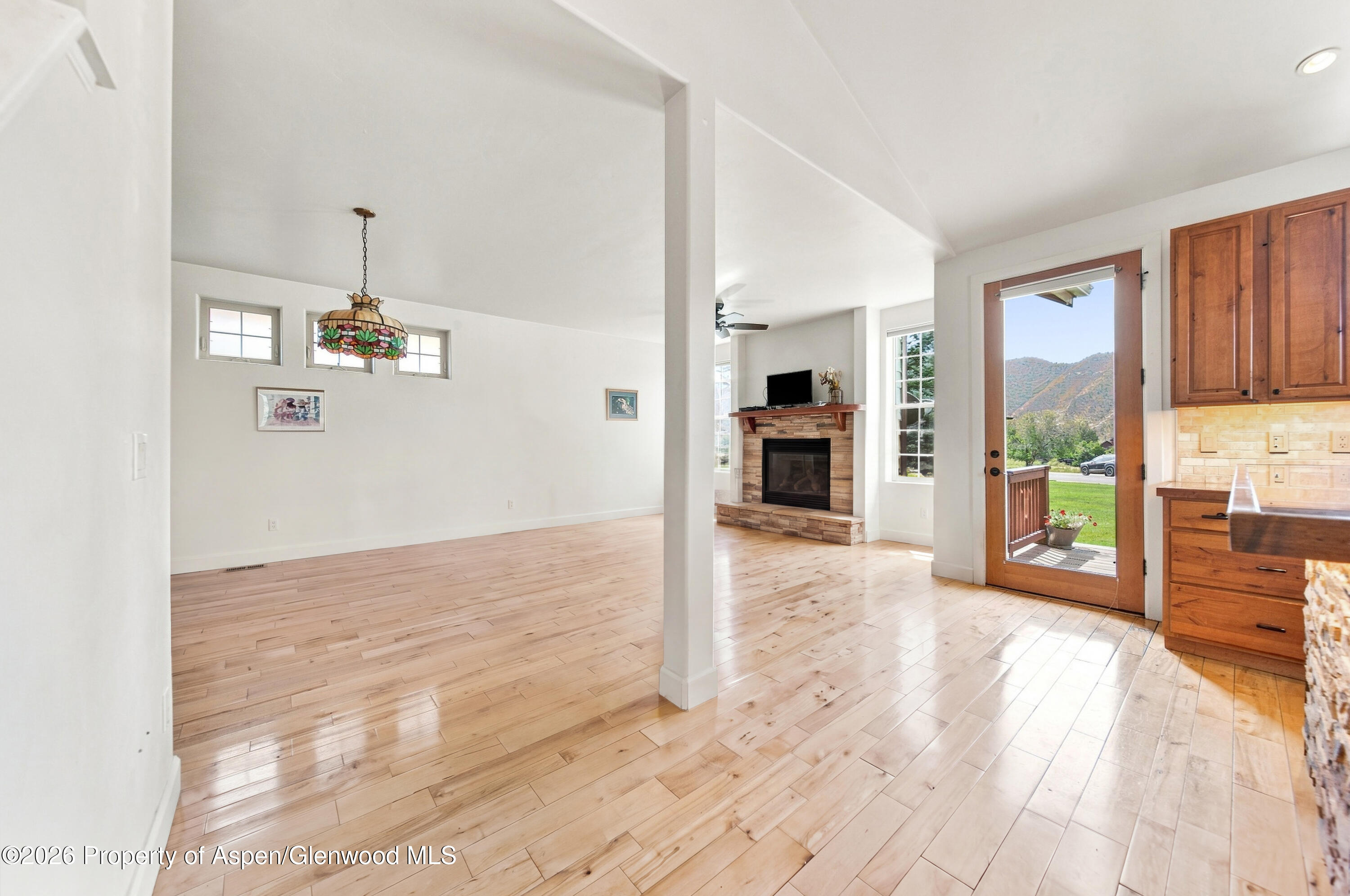 200 Whitehorse Drive Property Photo 3
