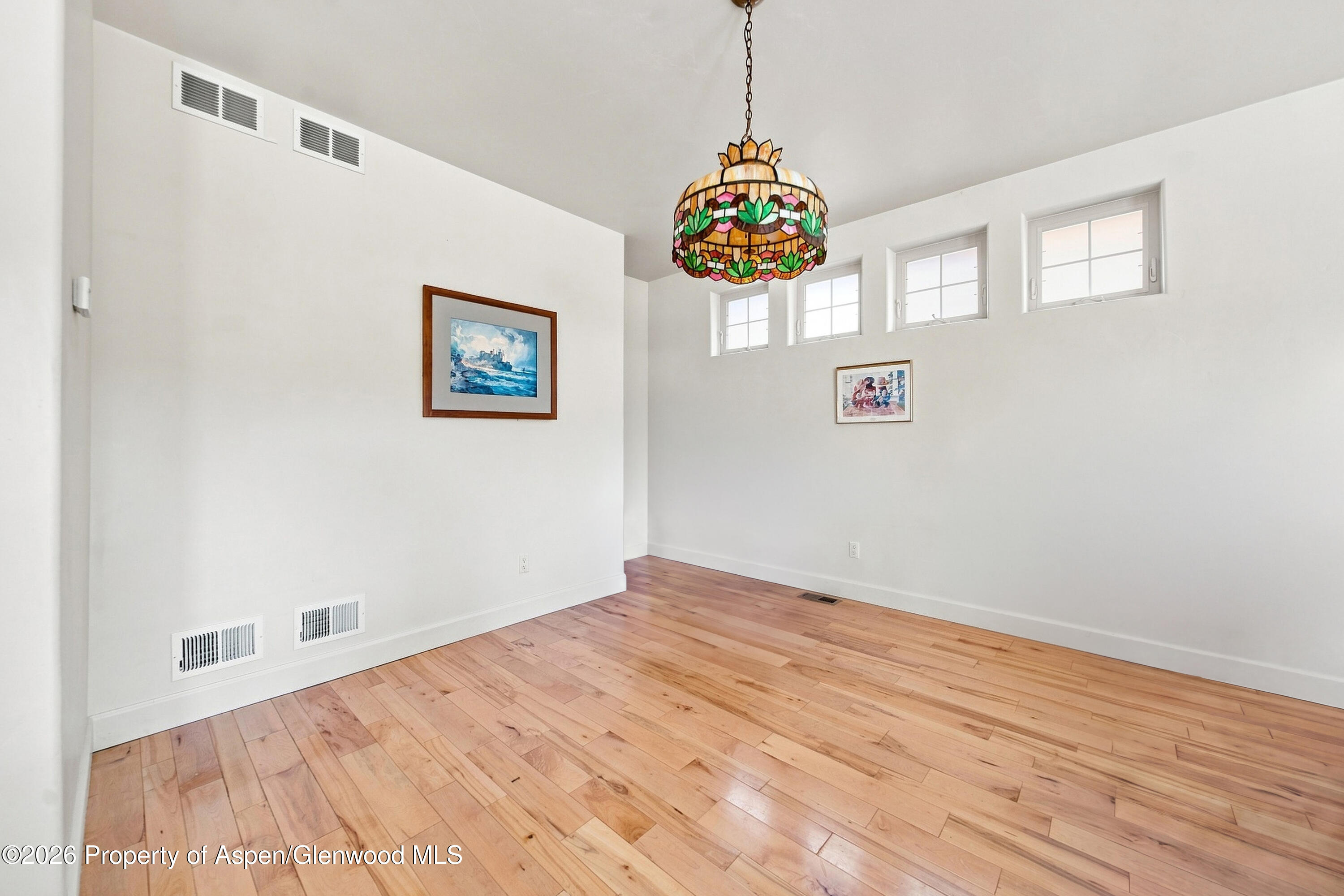 200 Whitehorse Drive Property Photo 10