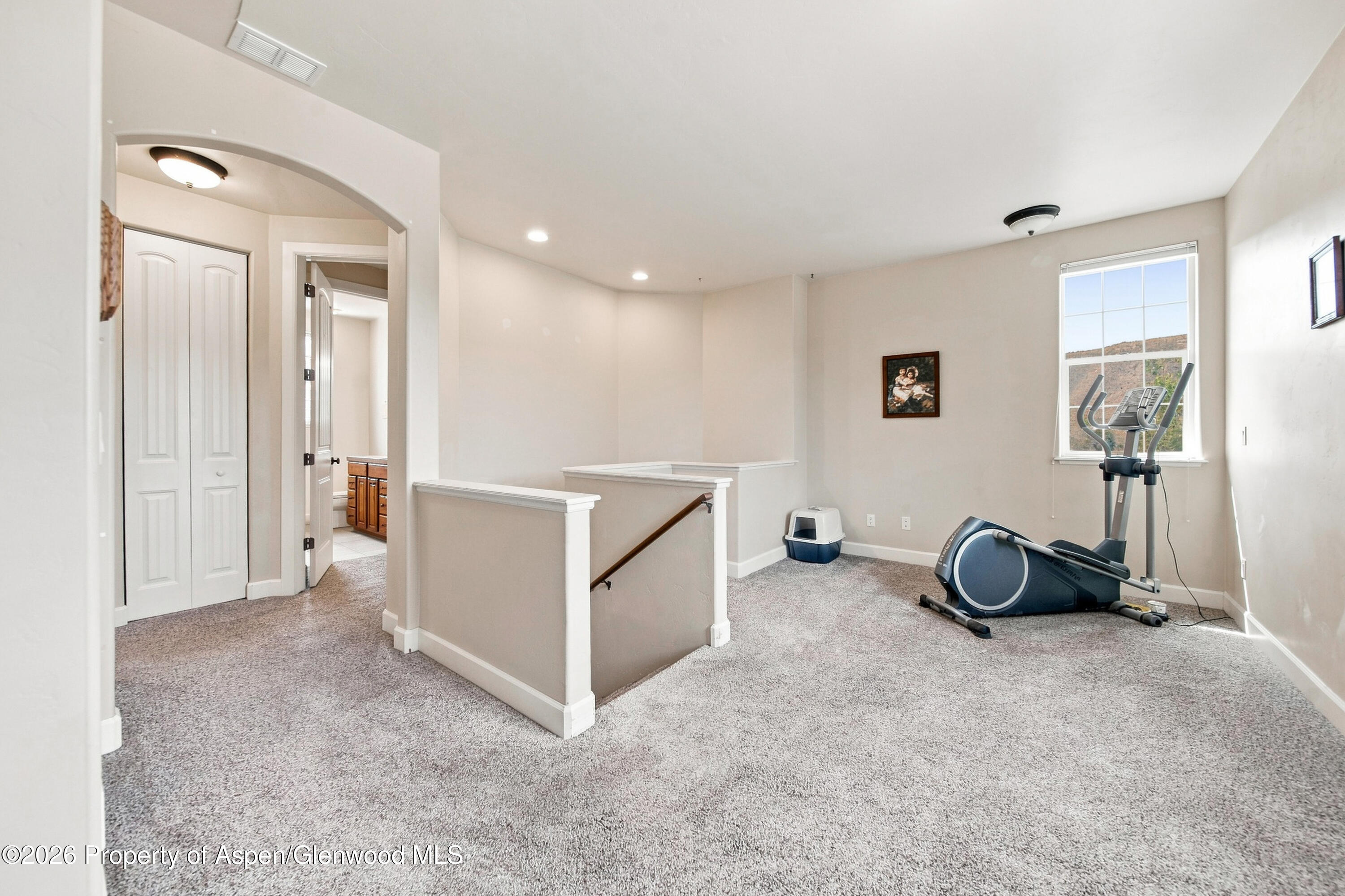 200 Whitehorse Drive Property Photo 16