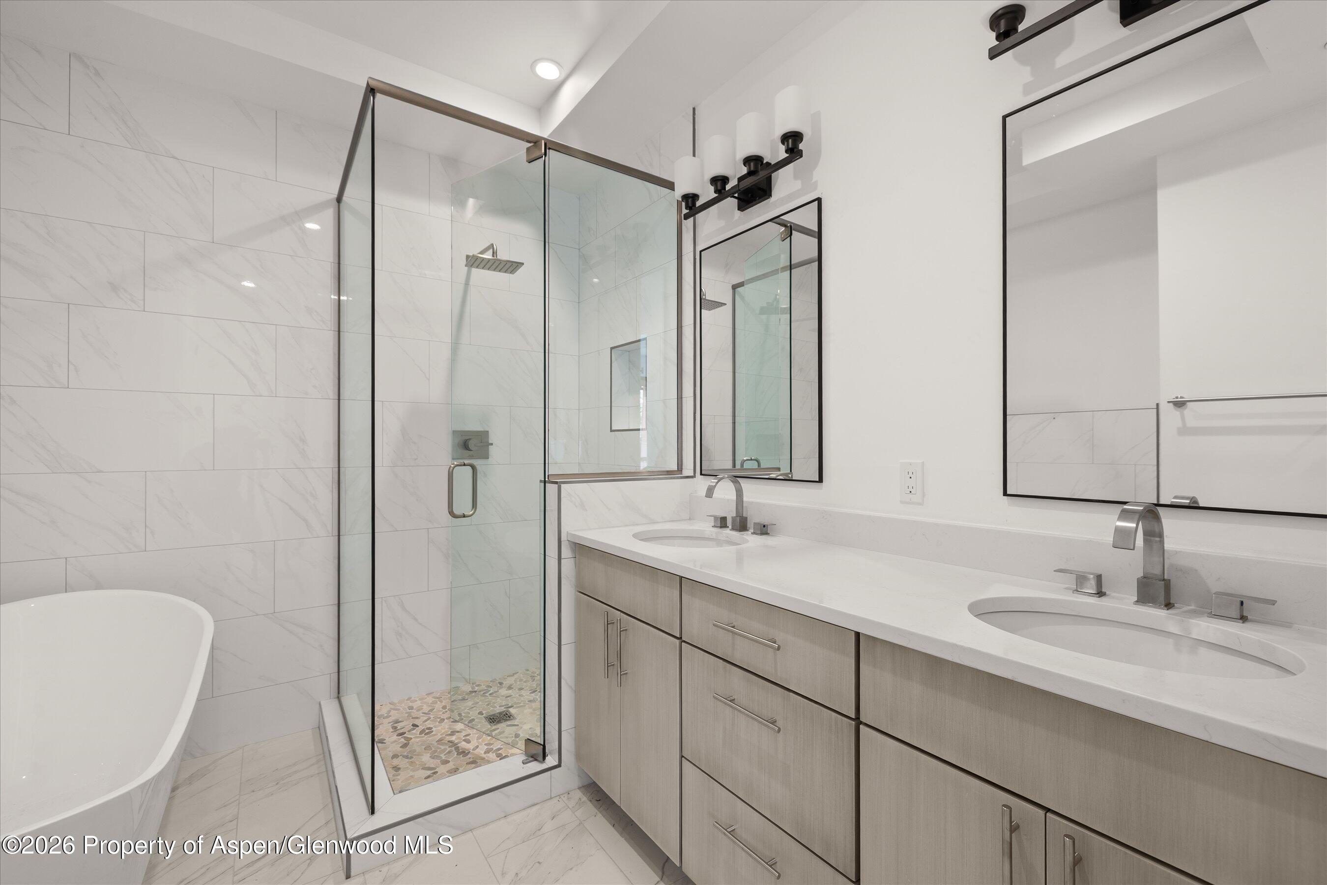 301 Thunderbird Property Photo 10