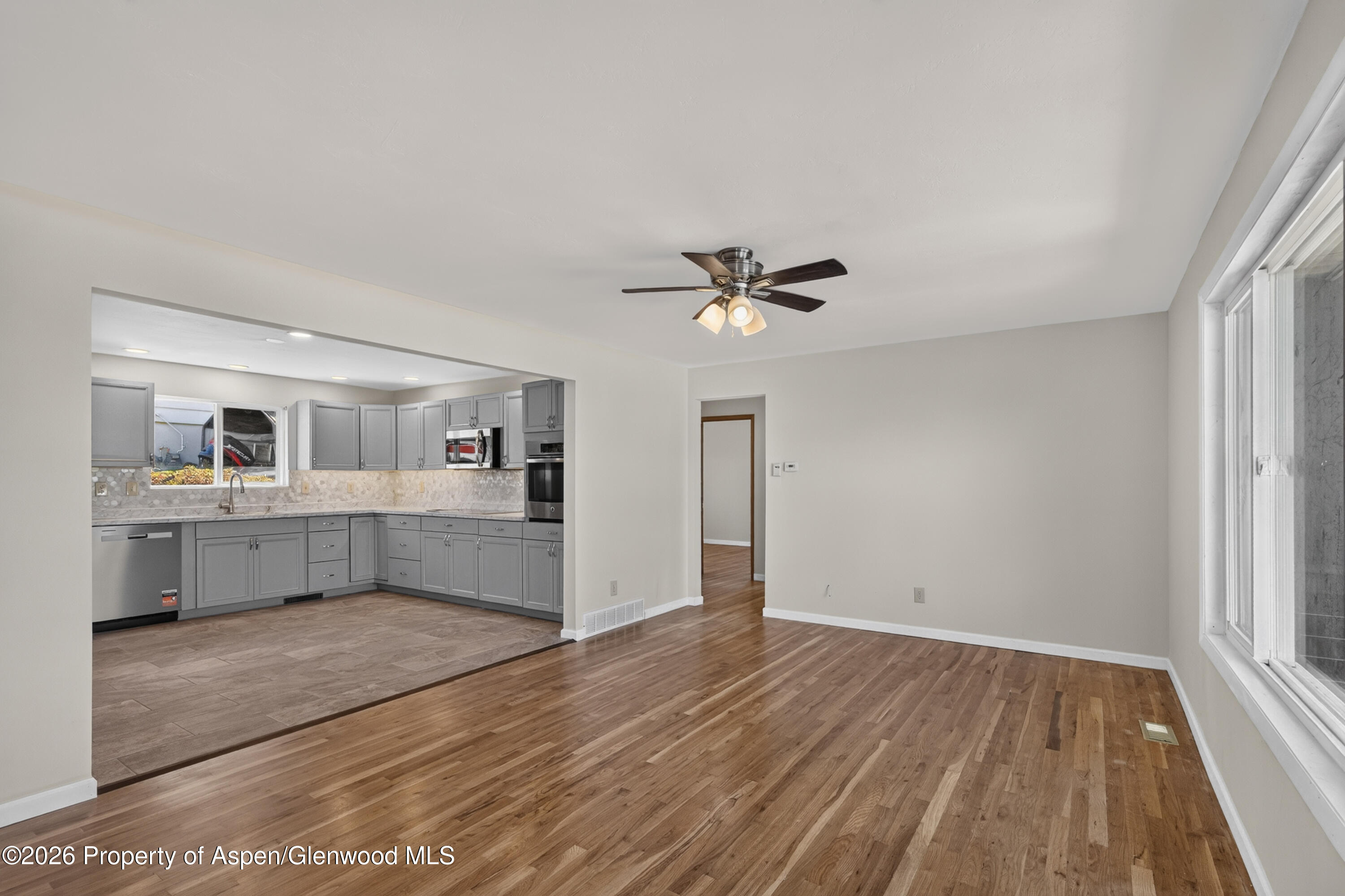 430 E 10th Street Property Photo 5