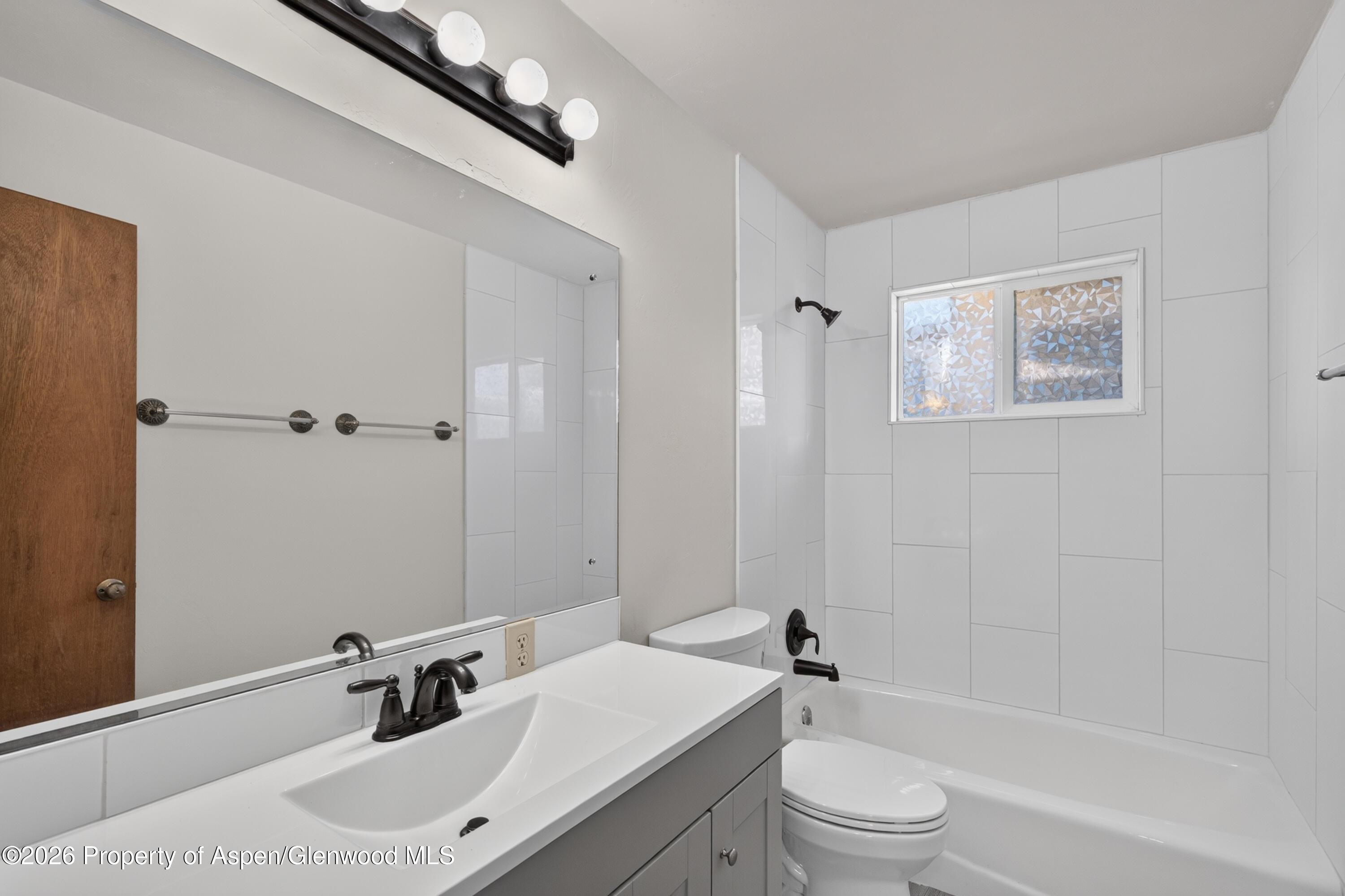 430 E 10th Street Property Photo 16