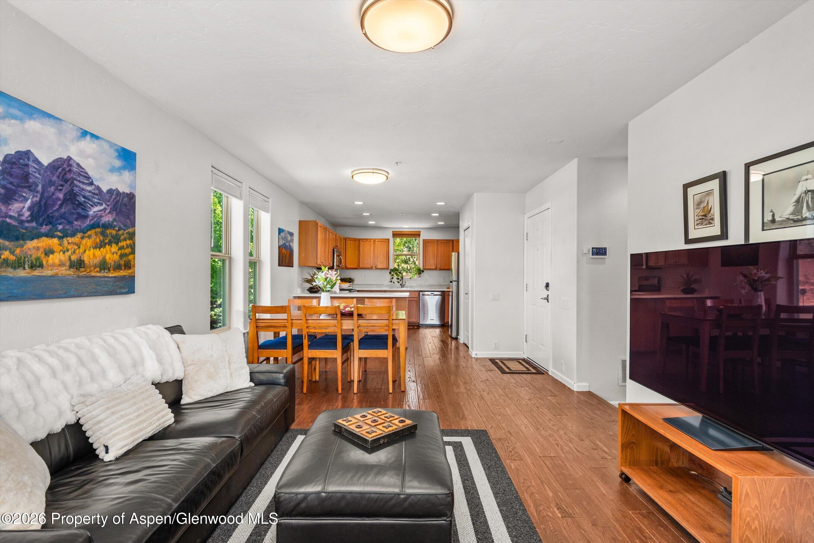 100 Lakeside Drive Property Photo 6