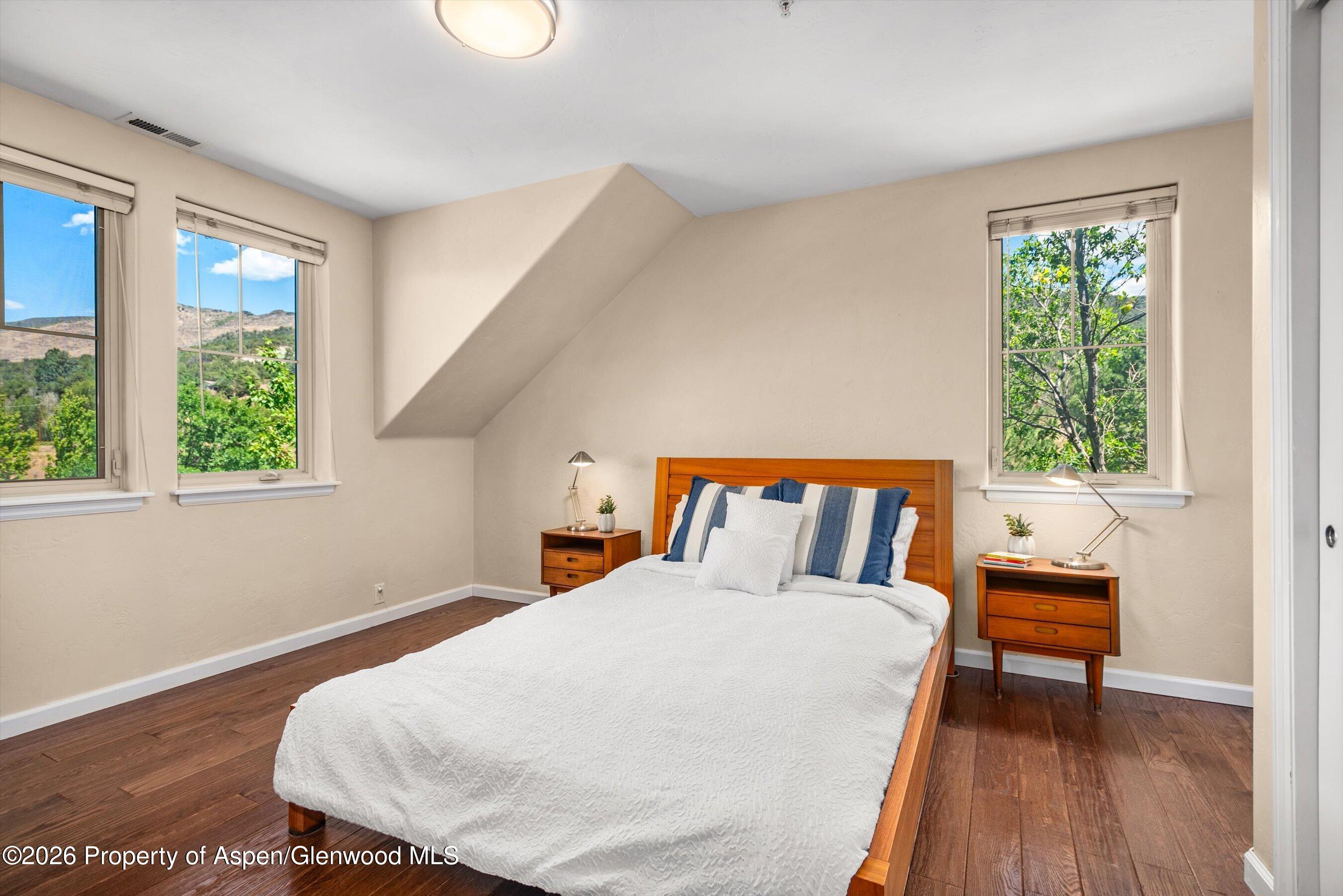 100 Lakeside Drive Property Photo 15