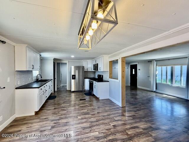 825 E 7th Street 27 Property Photo 5