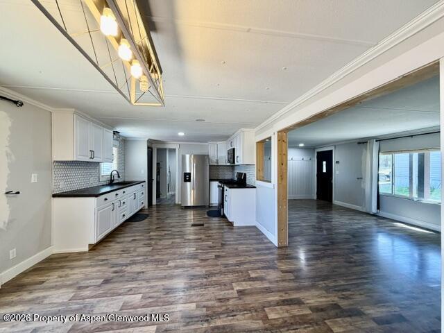825 E 7th Street 27 Property Photo 9