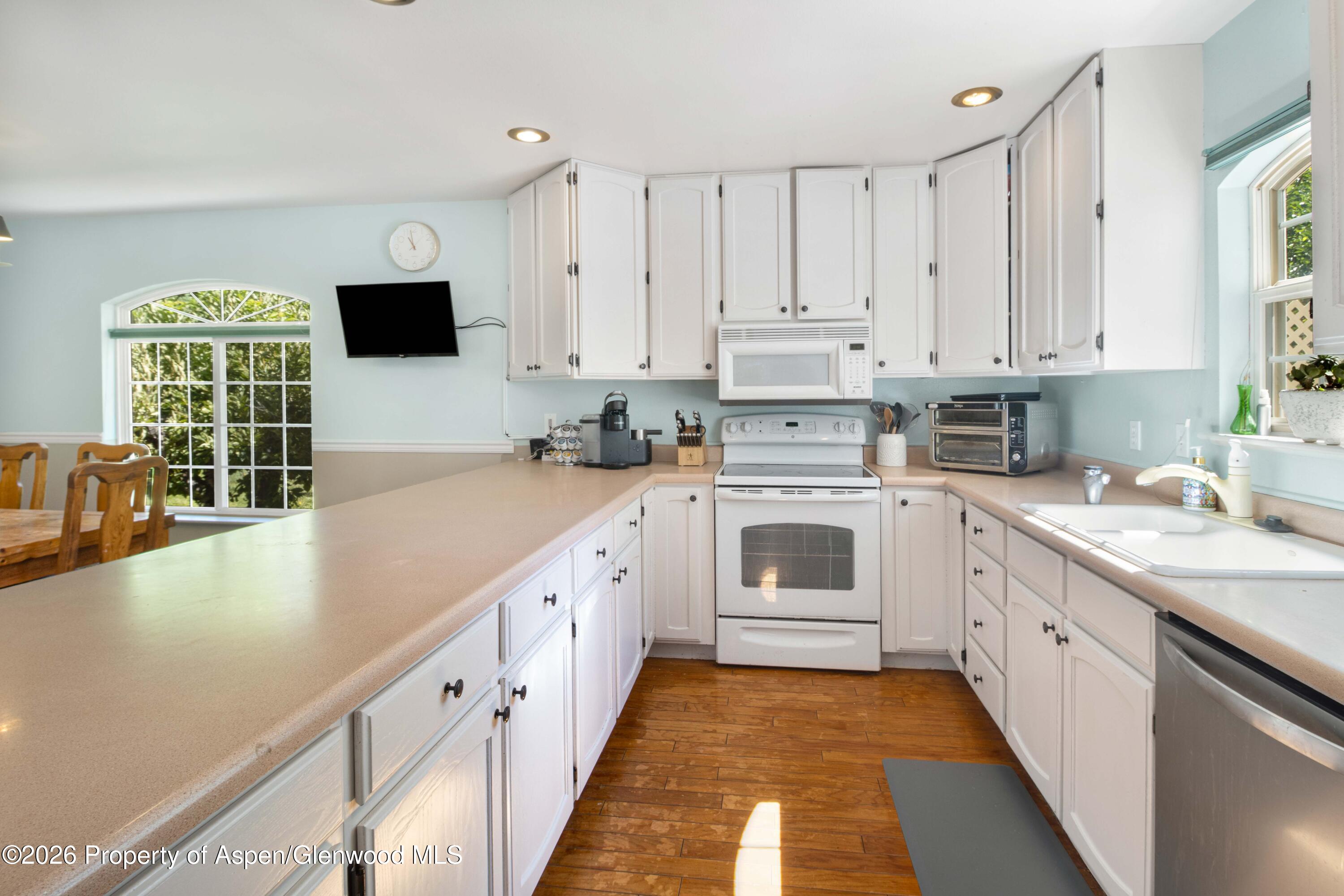 230 N 7th Street Property Photo 8