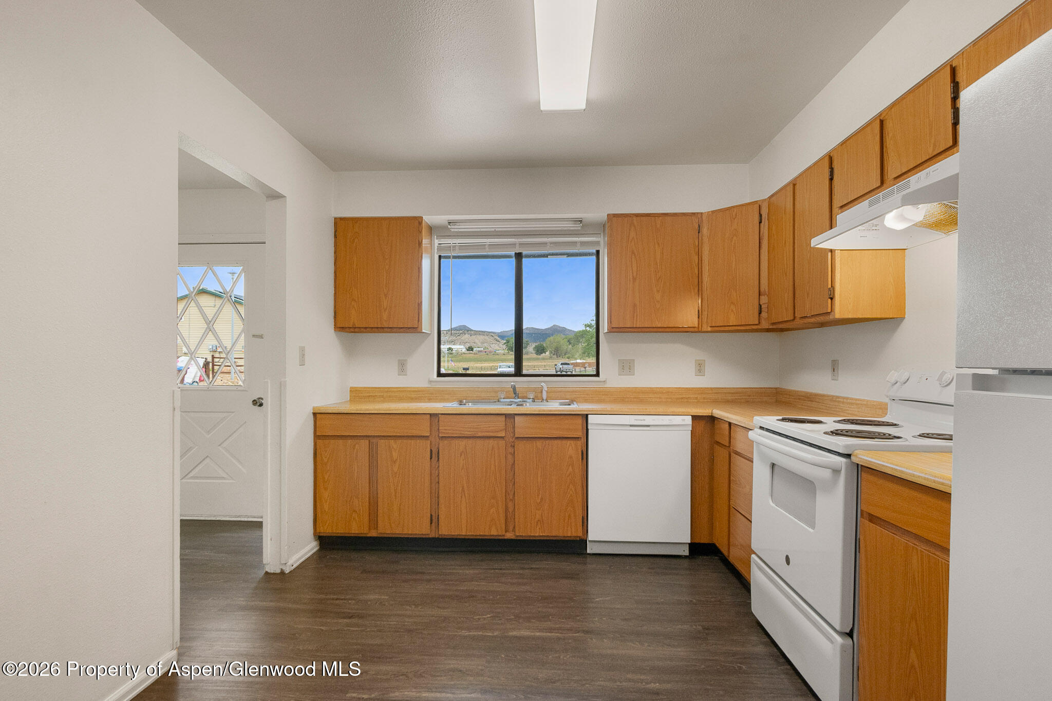 515 Elm Court Property Photo 4