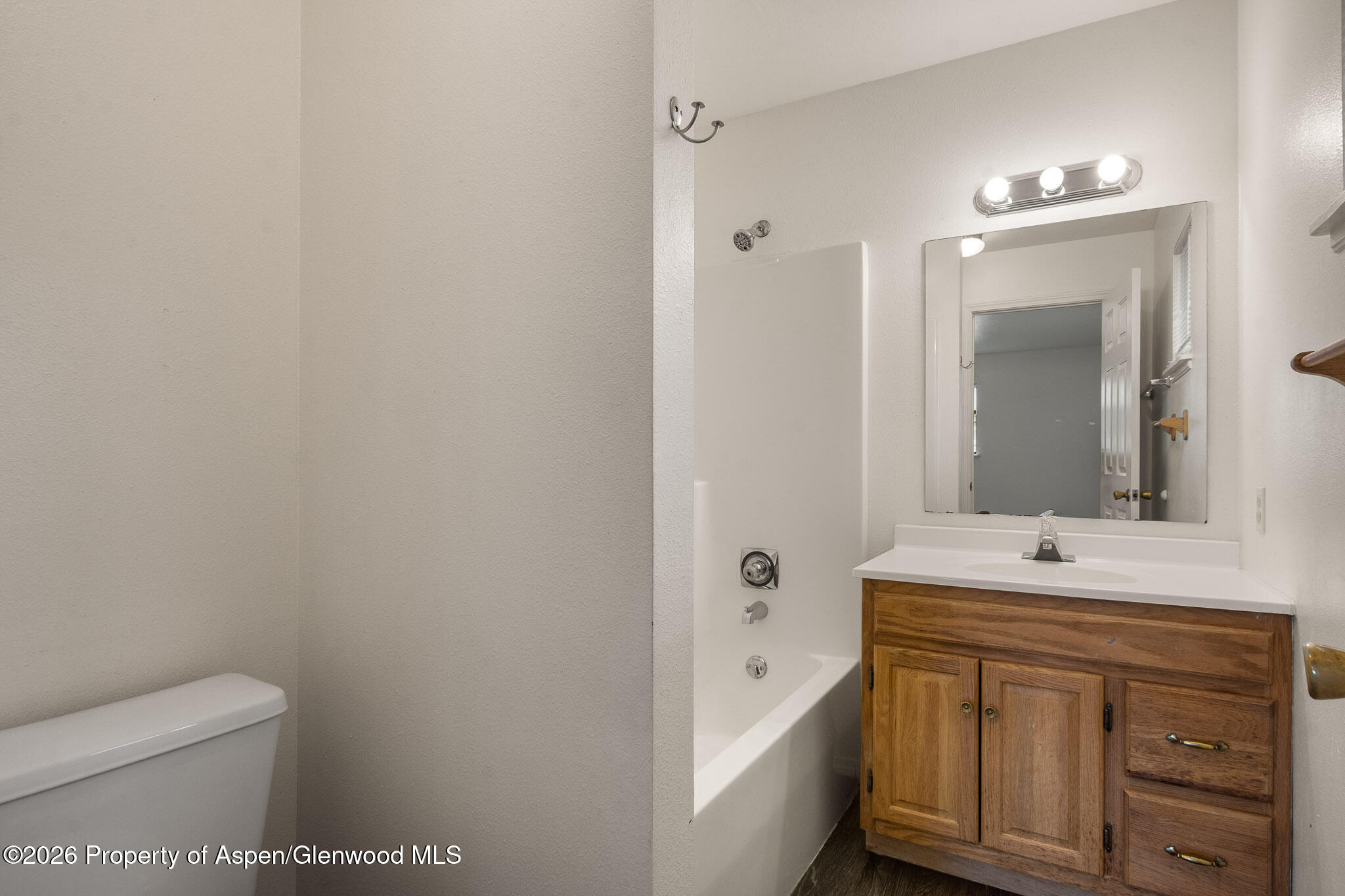 515 Elm Court Property Photo 8
