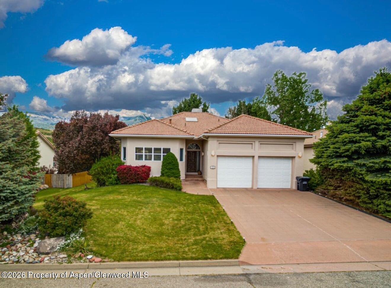 33 Ridge View Place Property Photo 1