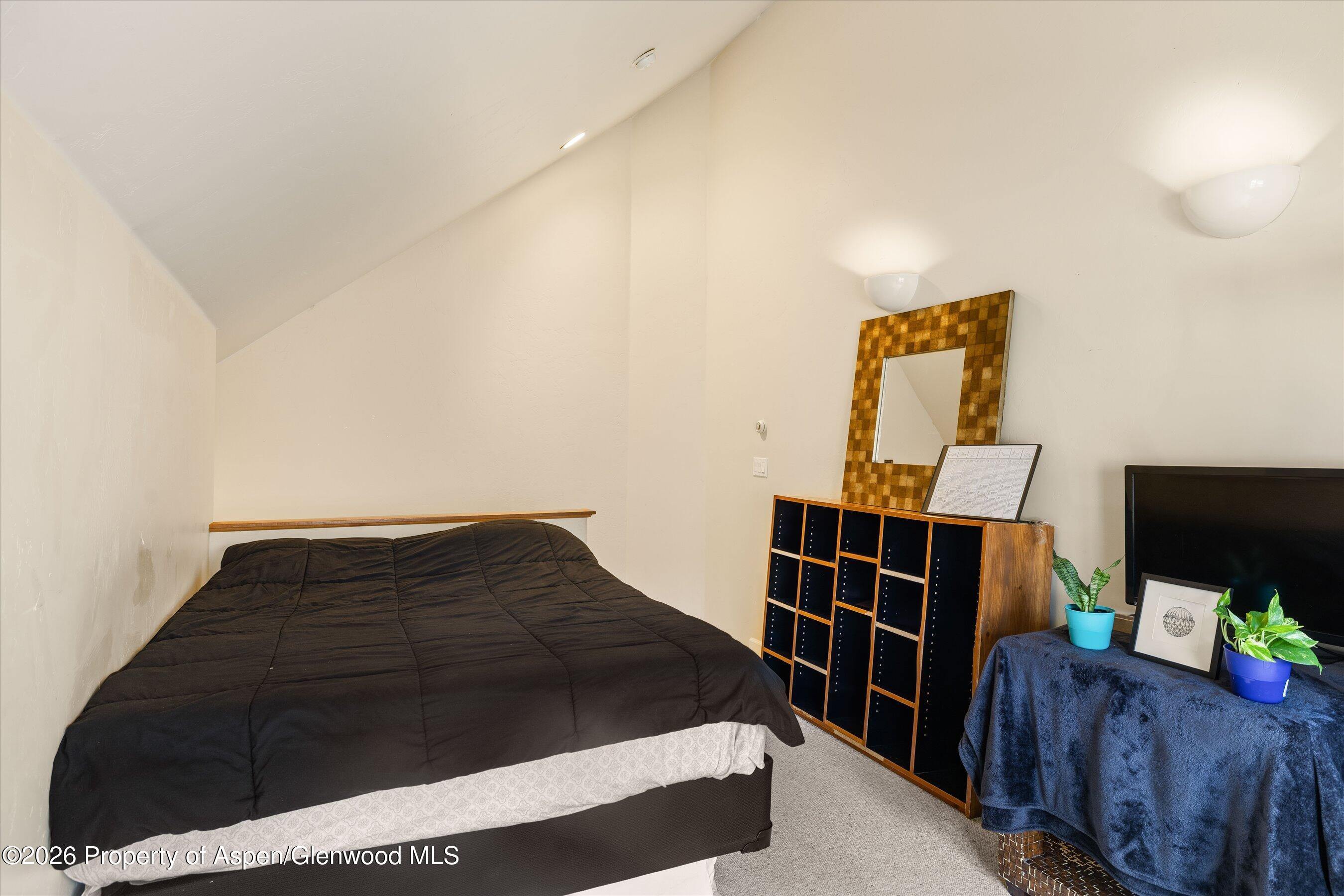 265 Southside Drive Property Photo 11