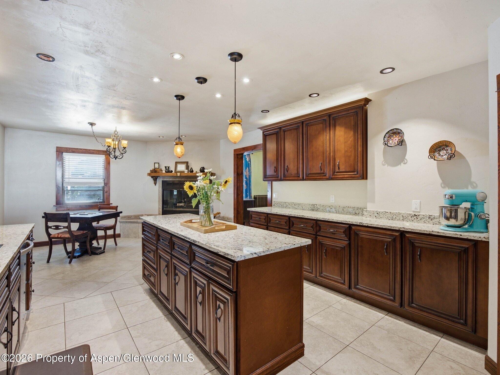 320 E 3rd Street Property Photo 8