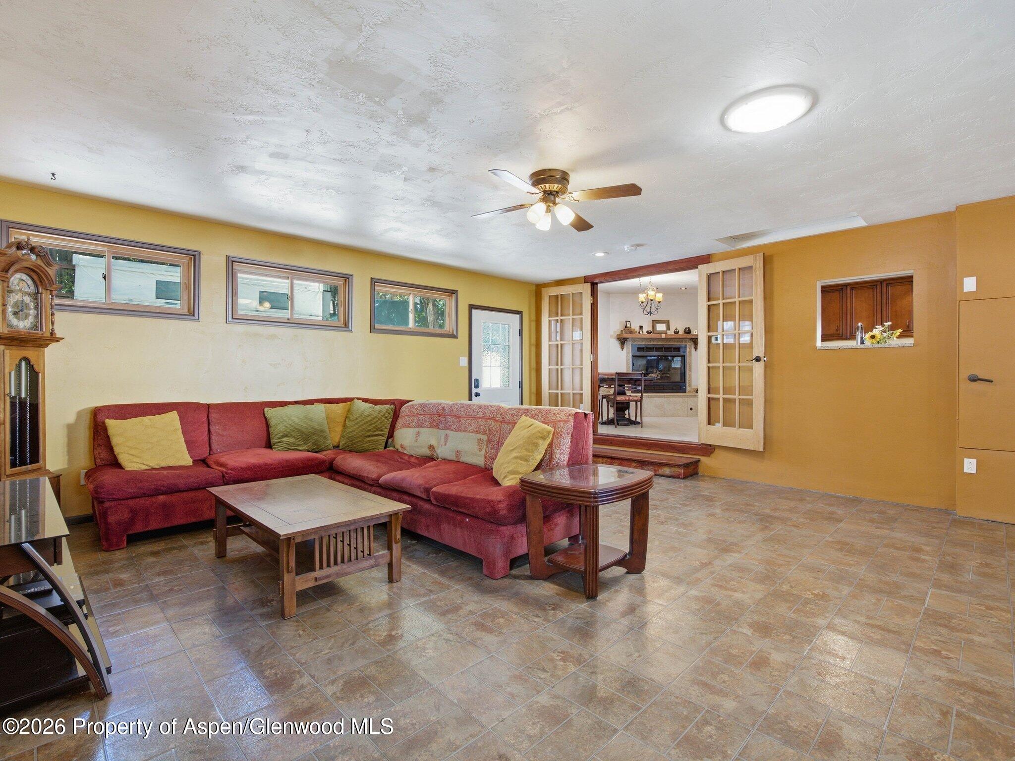 320 E 3rd Street Property Photo 12