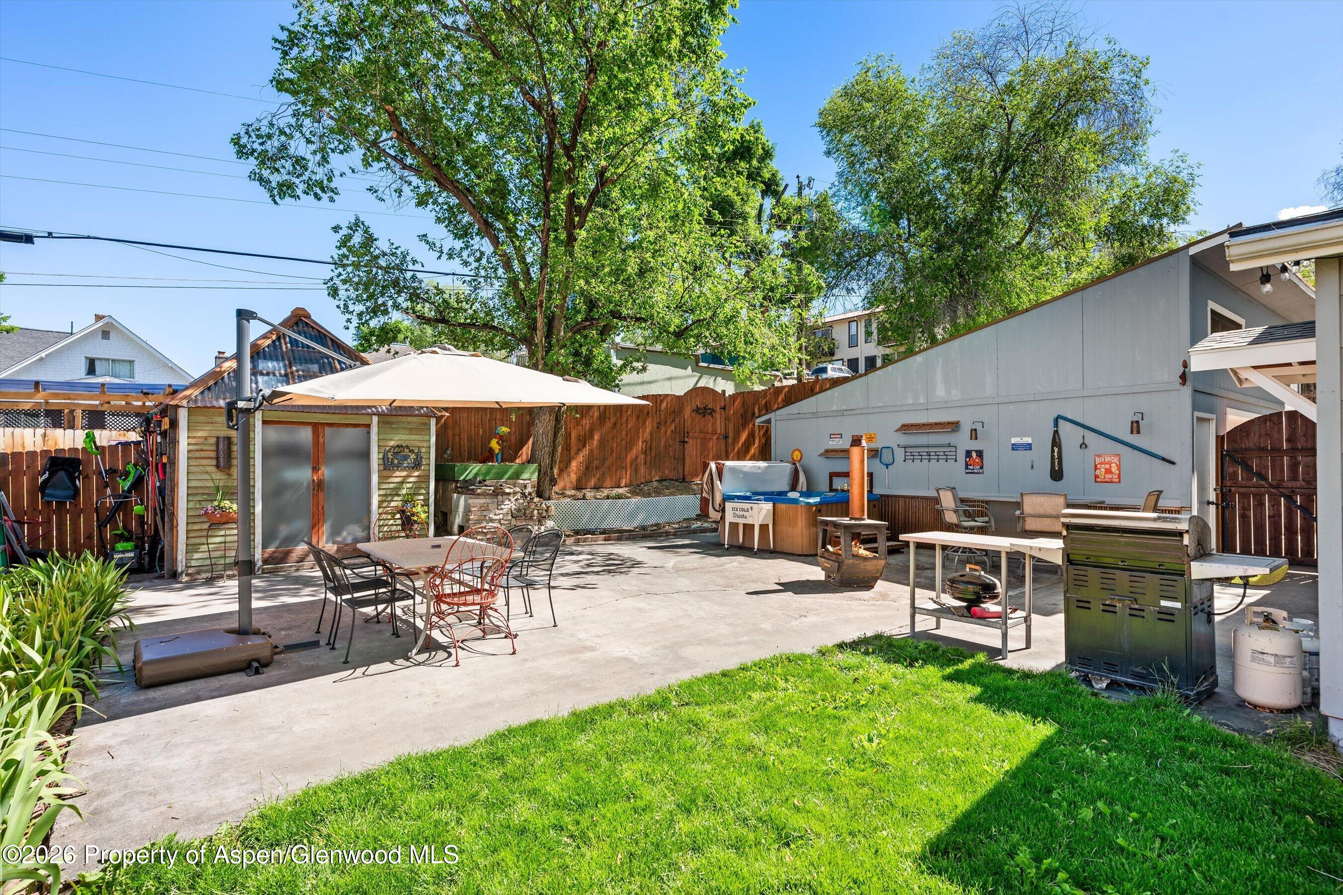 320 E 3rd Street Property Photo 30