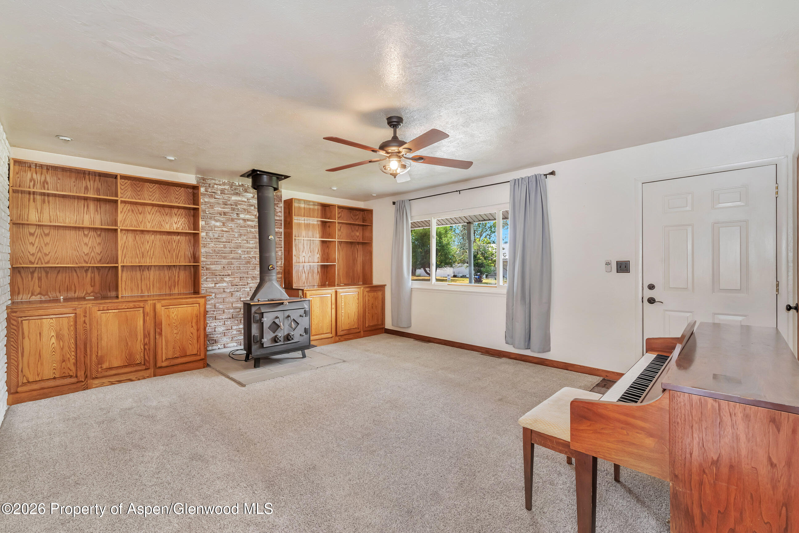 577 Steele Street Property Photo 6