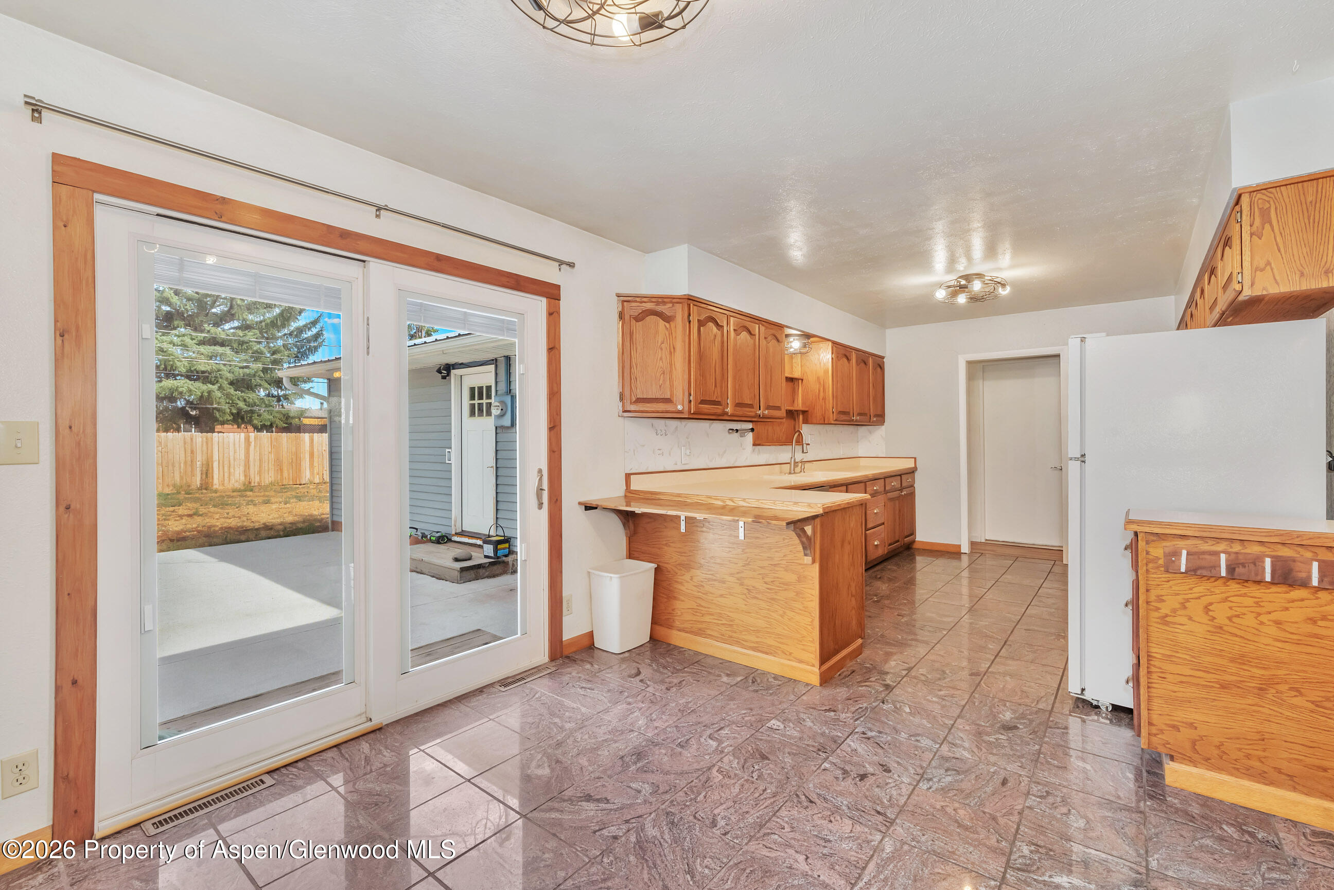 577 Steele Street Property Photo 8