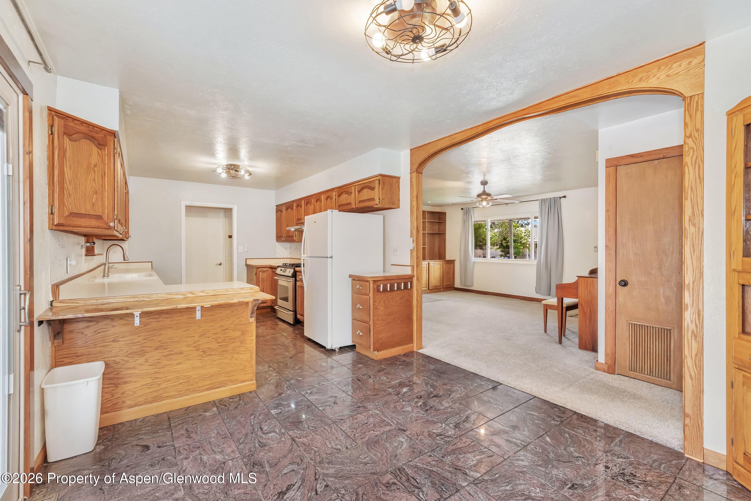 577 Steele Street Property Photo 10